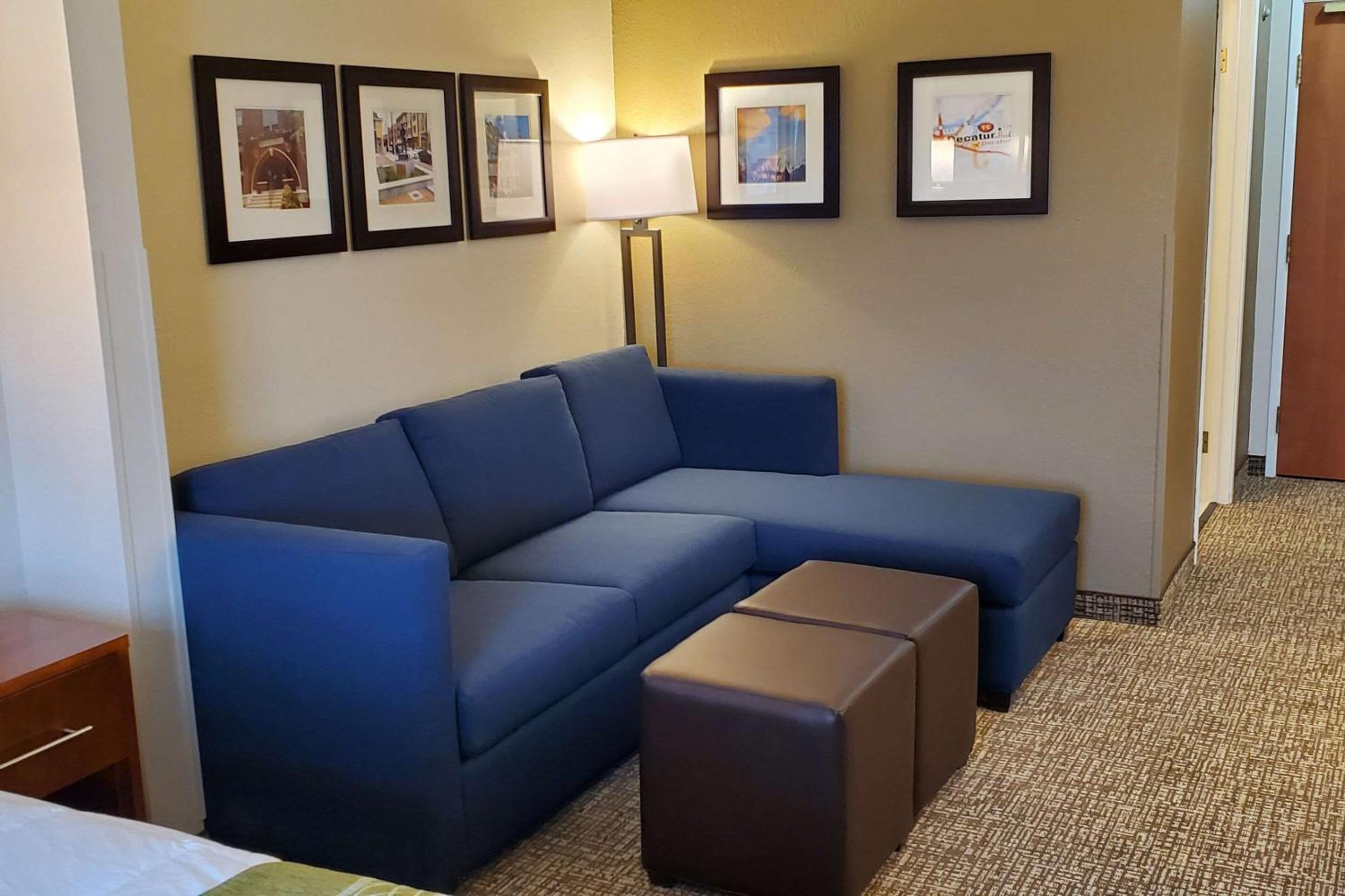 Forsyth Vacations - Comfort Inn  Suites Decatur-Forsyth - Property Image 4