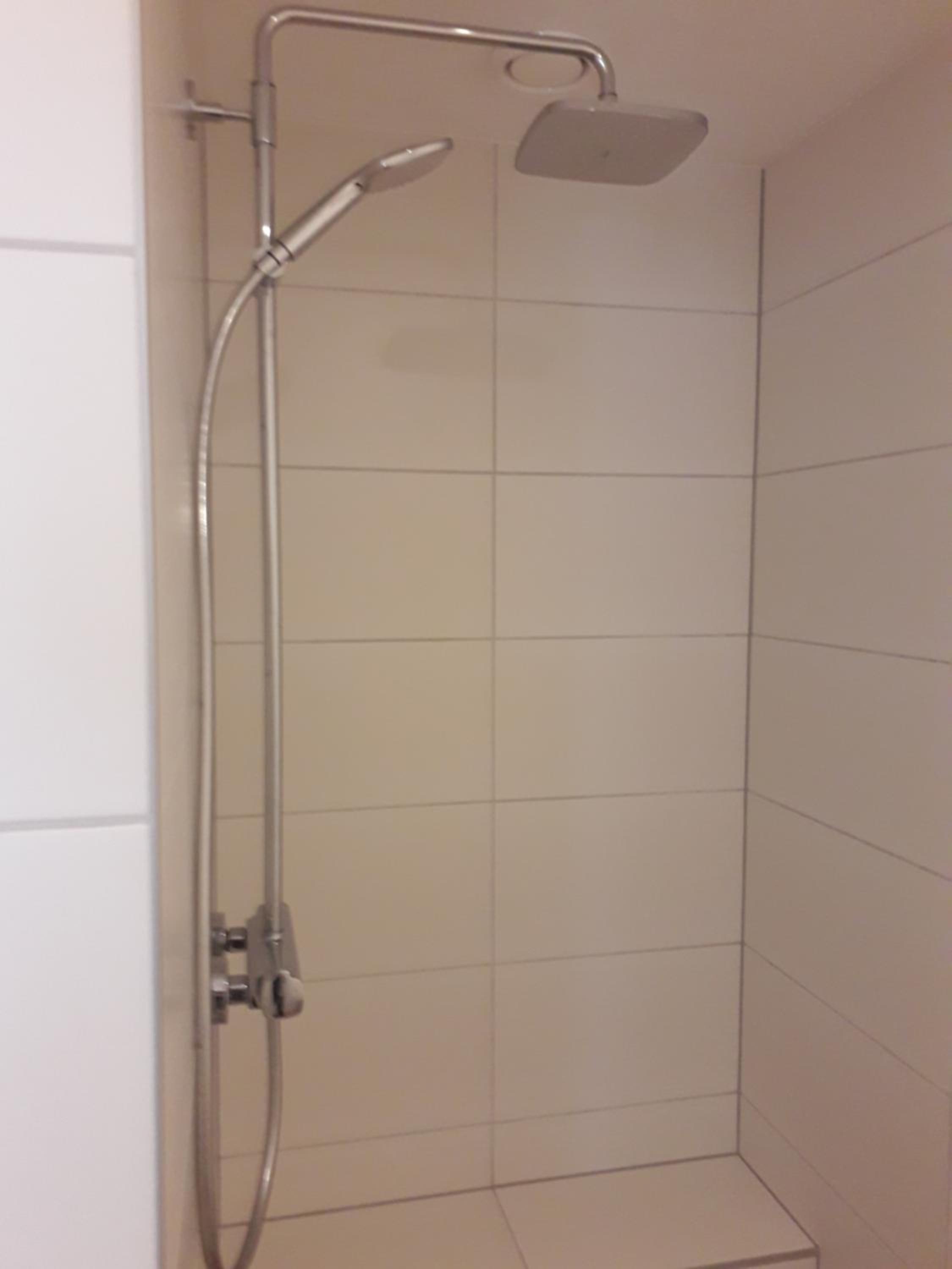 in de Boomgaard en Burgh Haamstede — bathroom