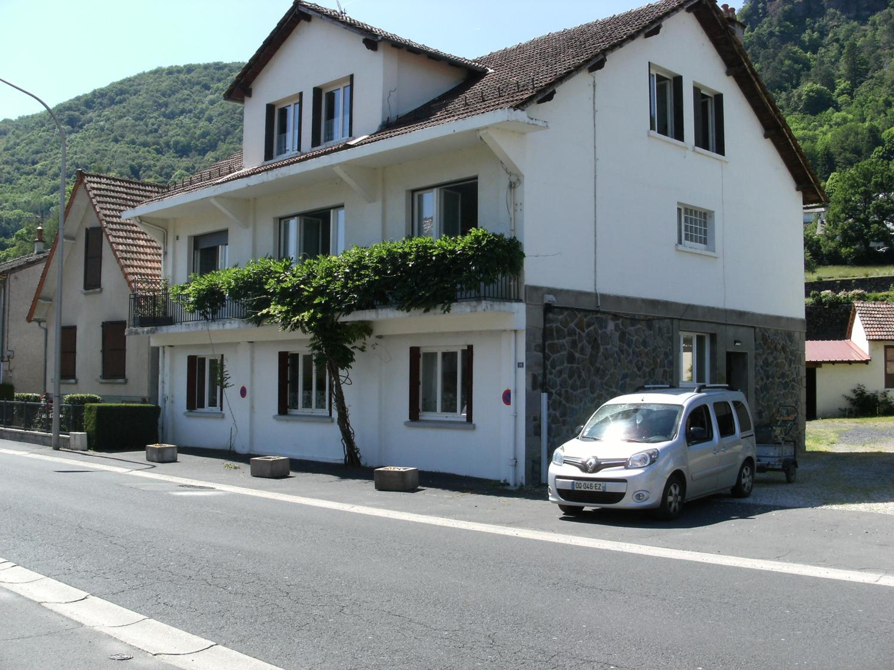 Les Glycines view 2
