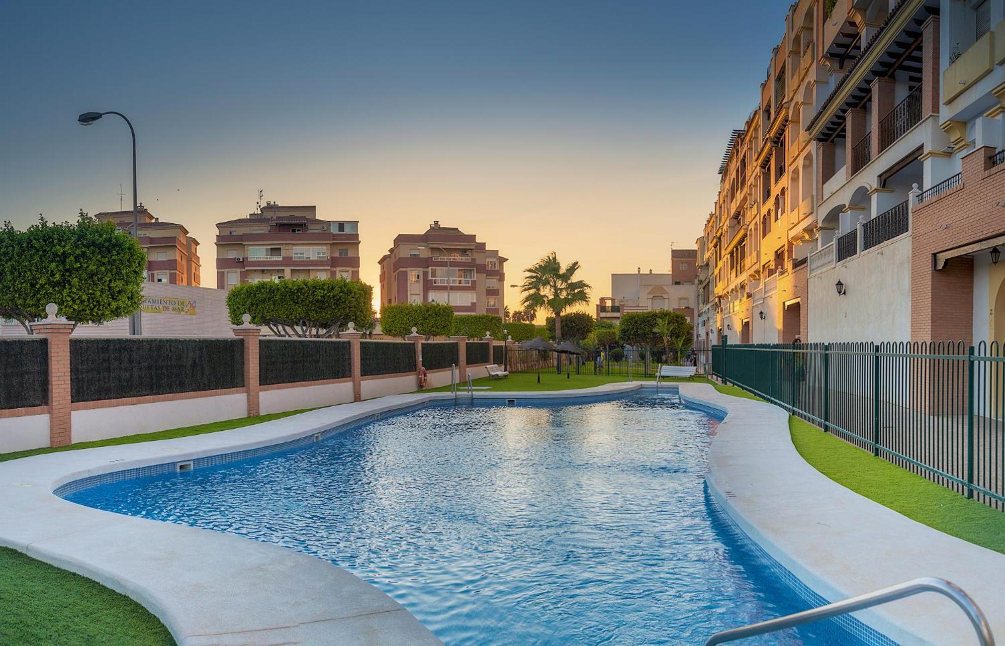 Apartamento 90 m2 en la mejor zona de Roquetas view 2
