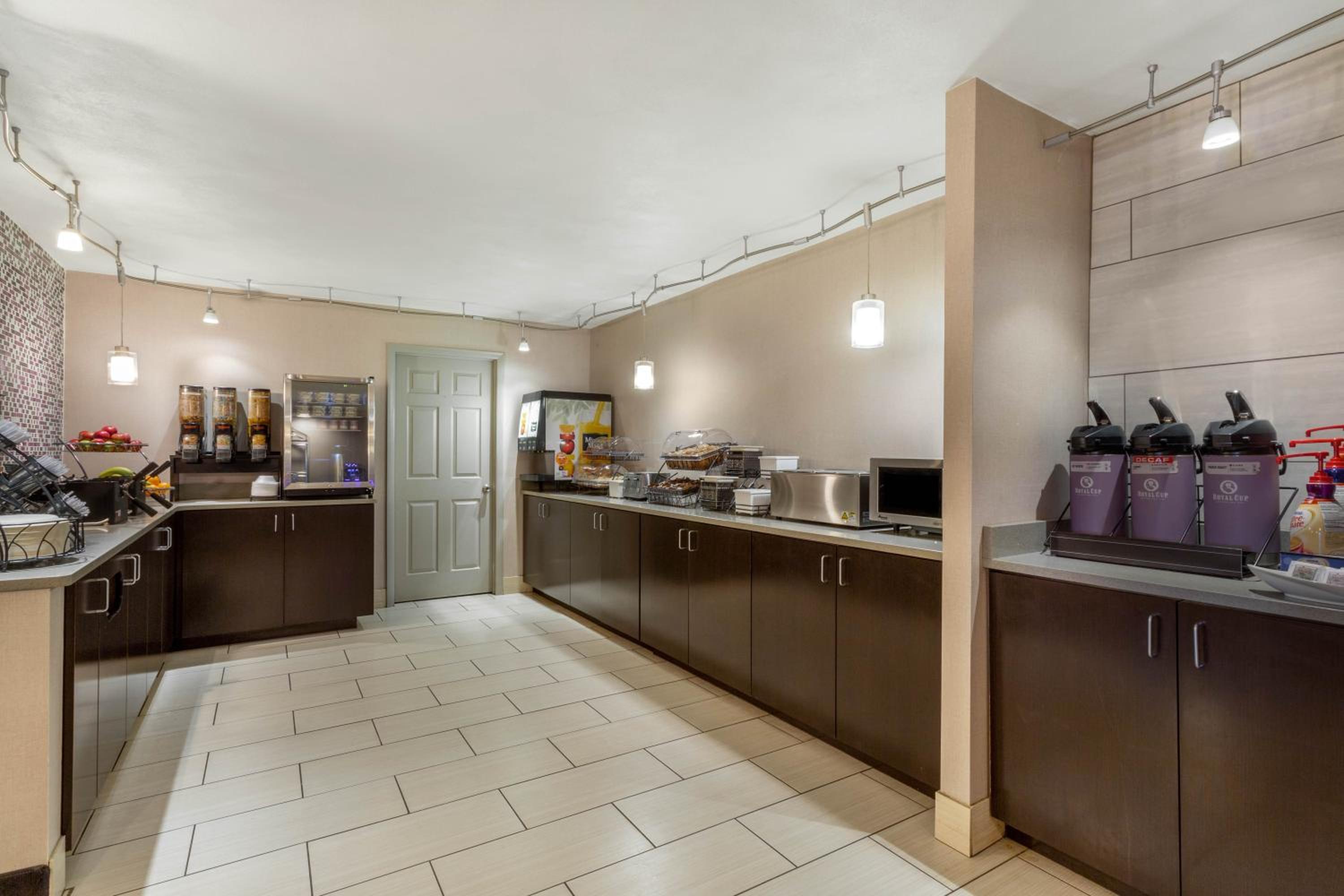 Johnson City Vacations - La Quinta Inn by Wyndham Binghamton - Johnson City - Property Image 54