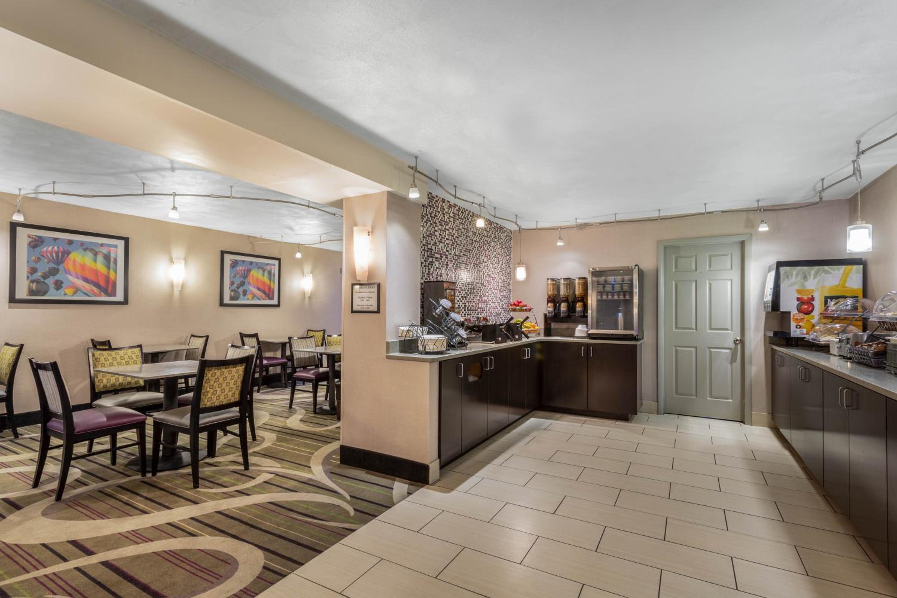 Johnson City Vacations - La Quinta Inn by Wyndham Binghamton - Johnson City - Property Image 53