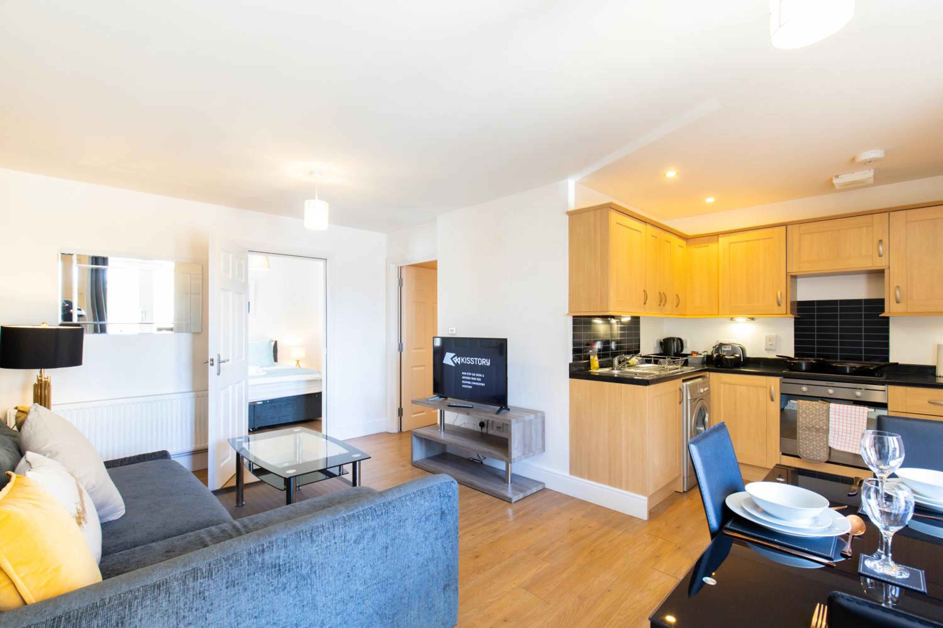 Velvet 1-bedroom apartment, Clockhouse, Hoddesdon view 3