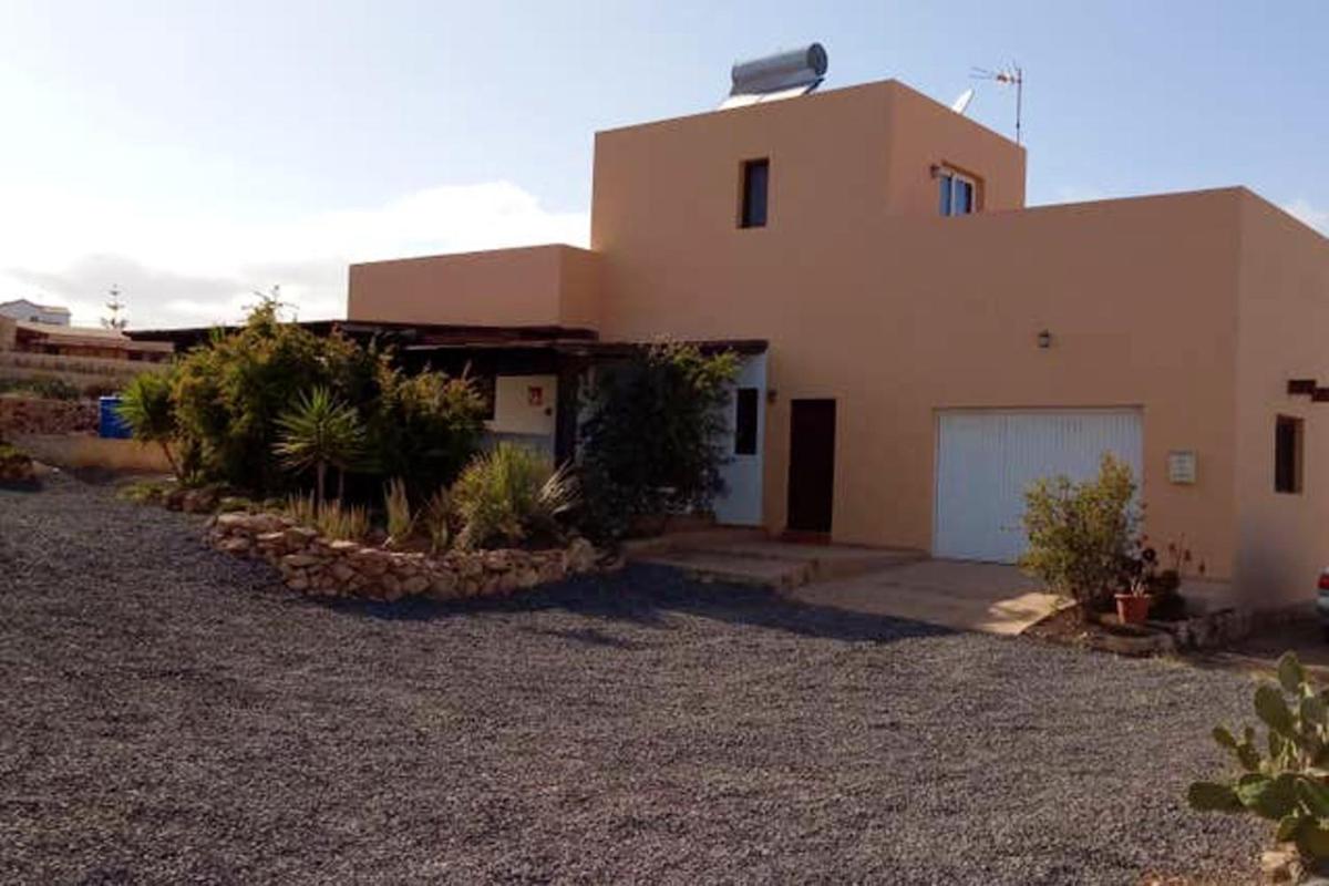 One bedroom house with garden at Triquivijate photo 2