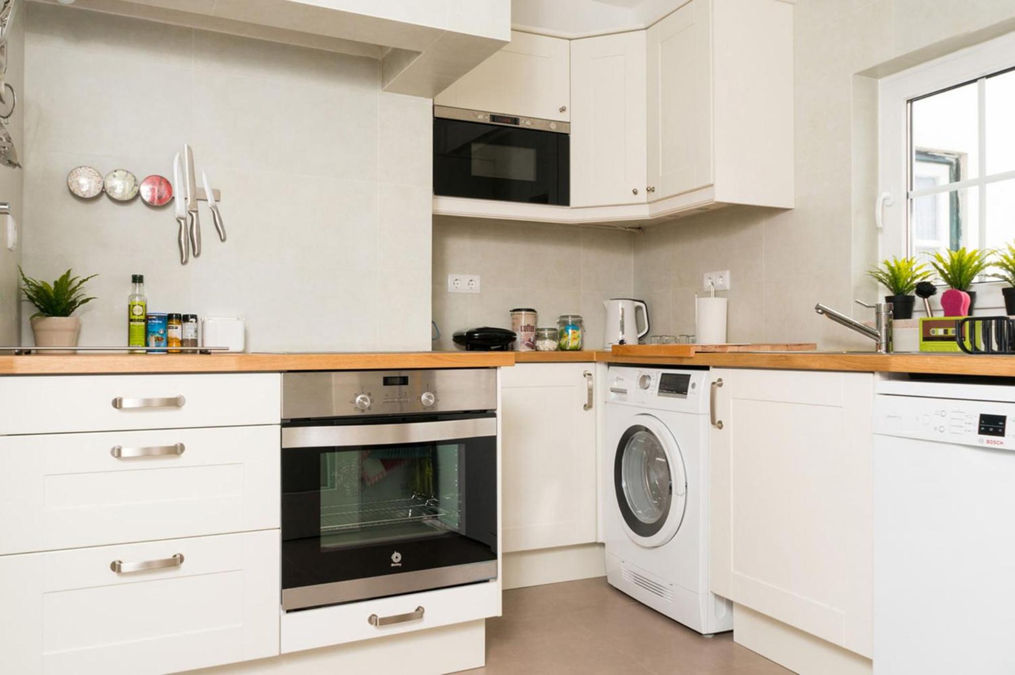 Stylish Lisbon Apartment in Alfama w/ Heating