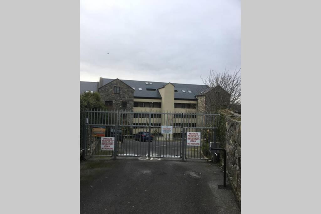 Waterfront apartment completely refurbished view 3