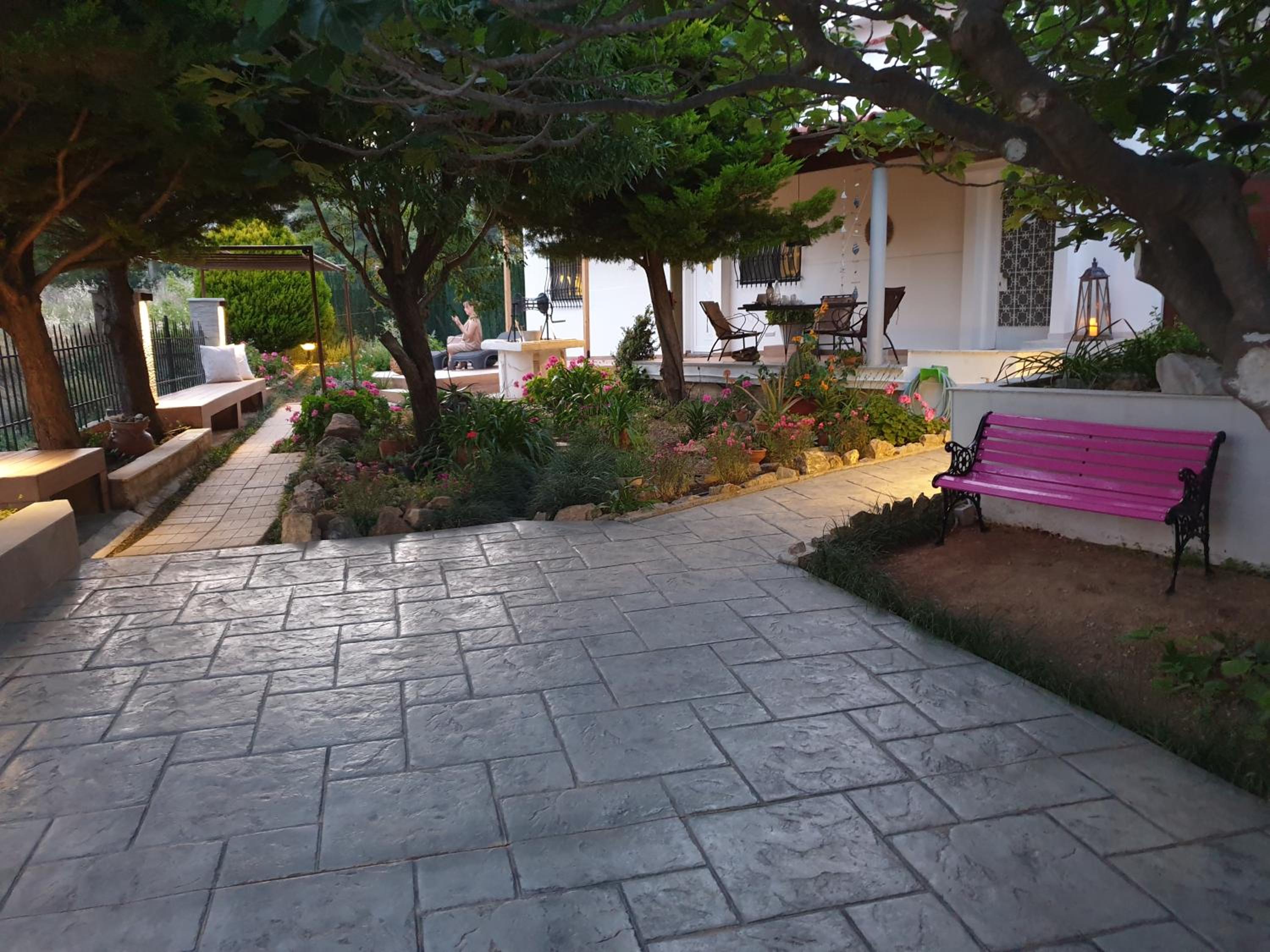 Deluxe Apartment near the Airport Adults Only