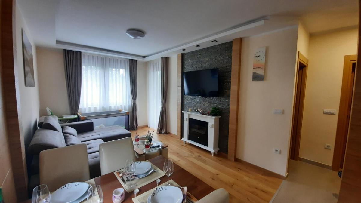 Holiday Spa Lux Apartment view 3