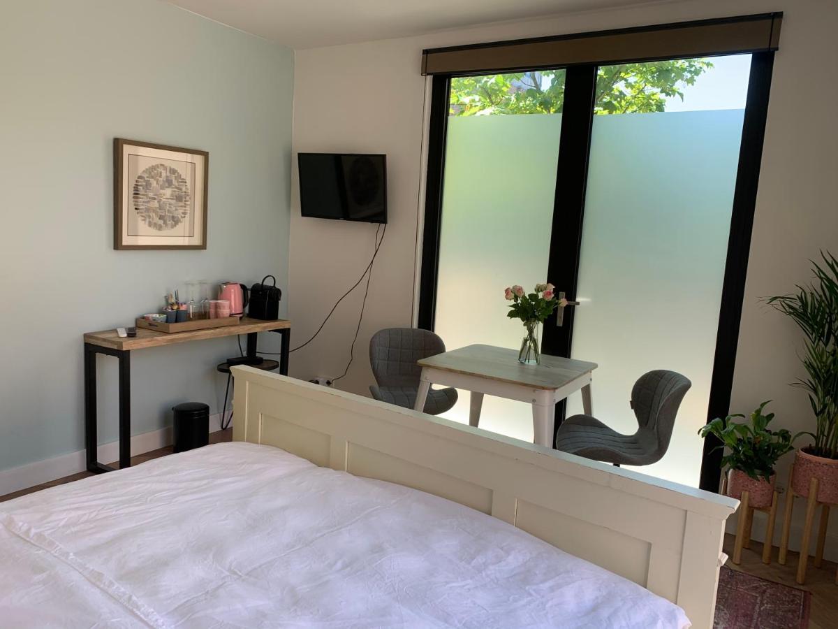 Charming private guesthouse Air by the Beach view 3
