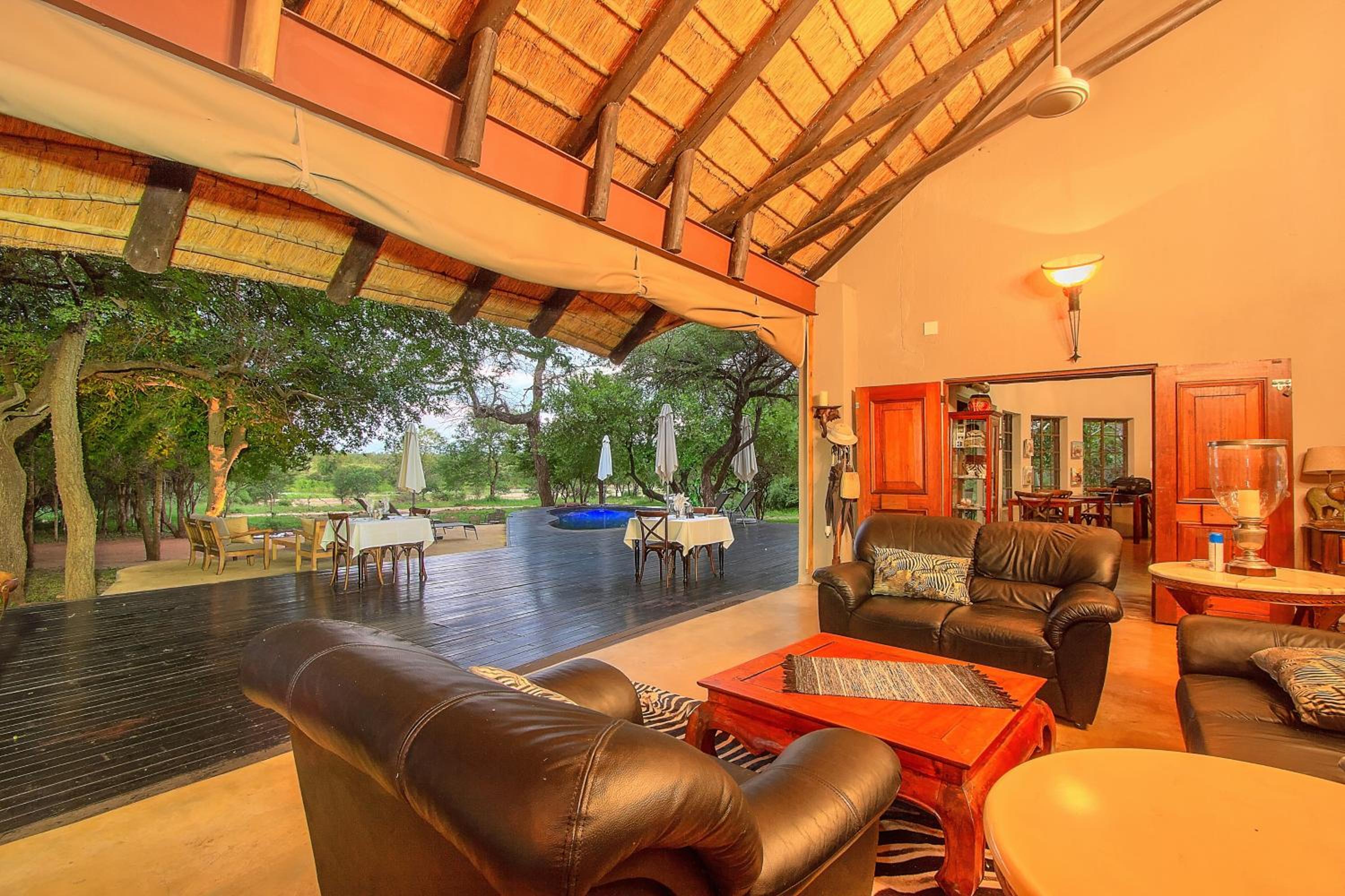 Mvuradona Safari Lodge