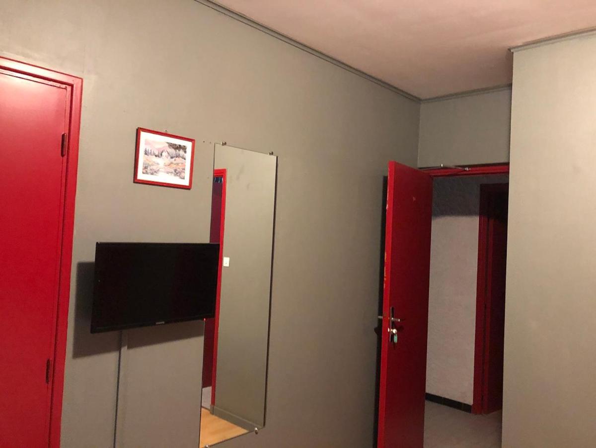 La Trinite en Saint Firmin — meeting room