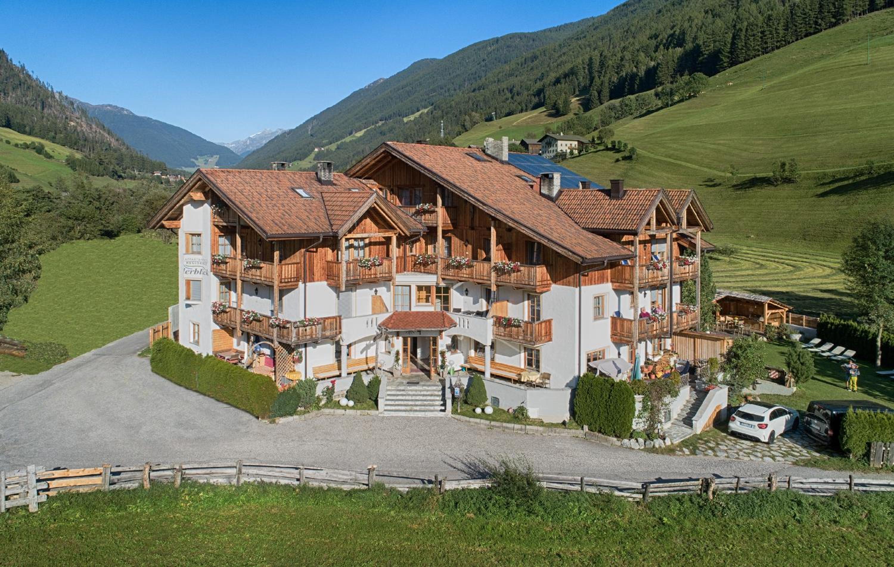 Apartments & Wellness Löfflerblick view 3
