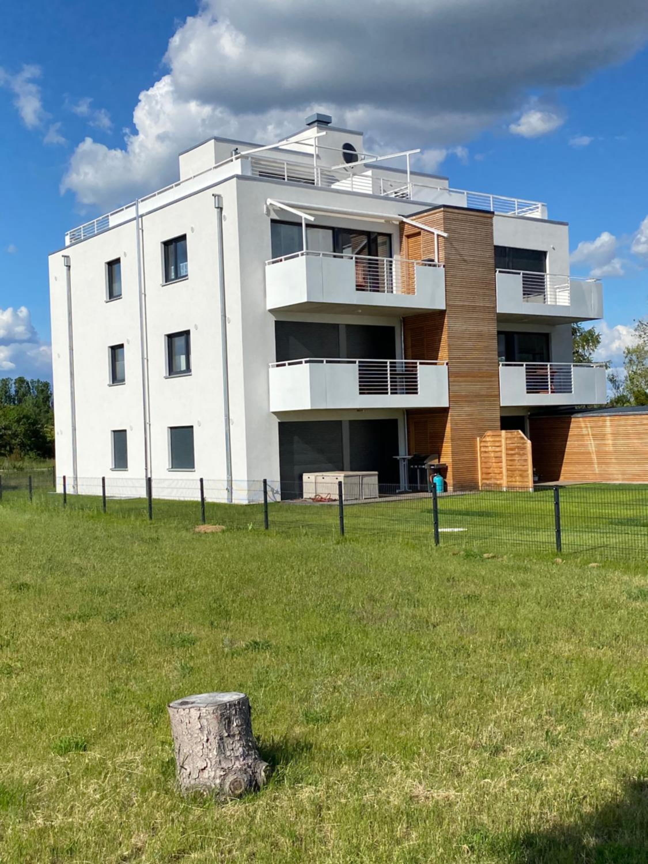 Modernes Apartment am Hafen mit Seeblick