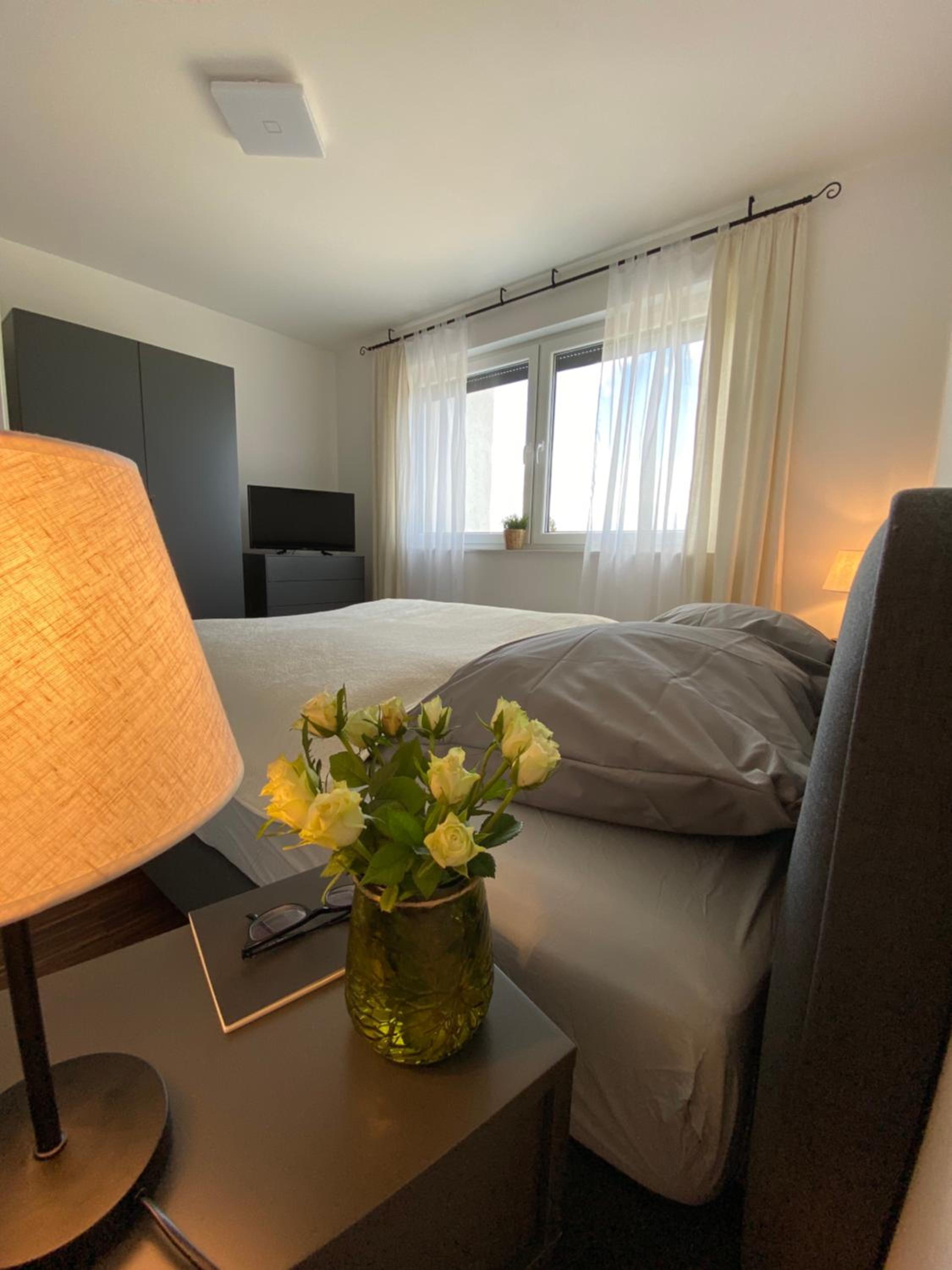 Modernes Apartment am Hafen mit Seeblick