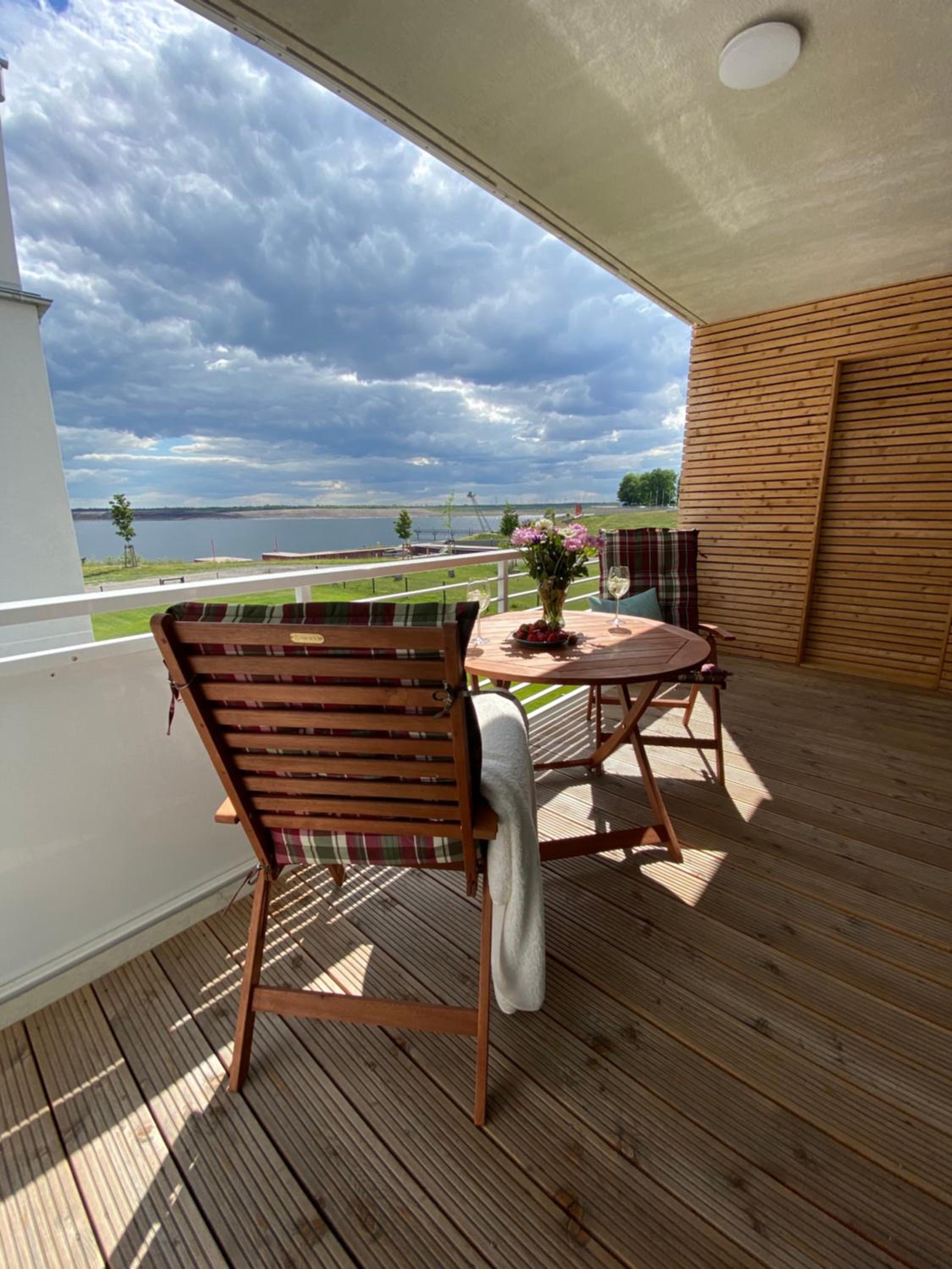 Modernes Apartment am Hafen mit Seeblick