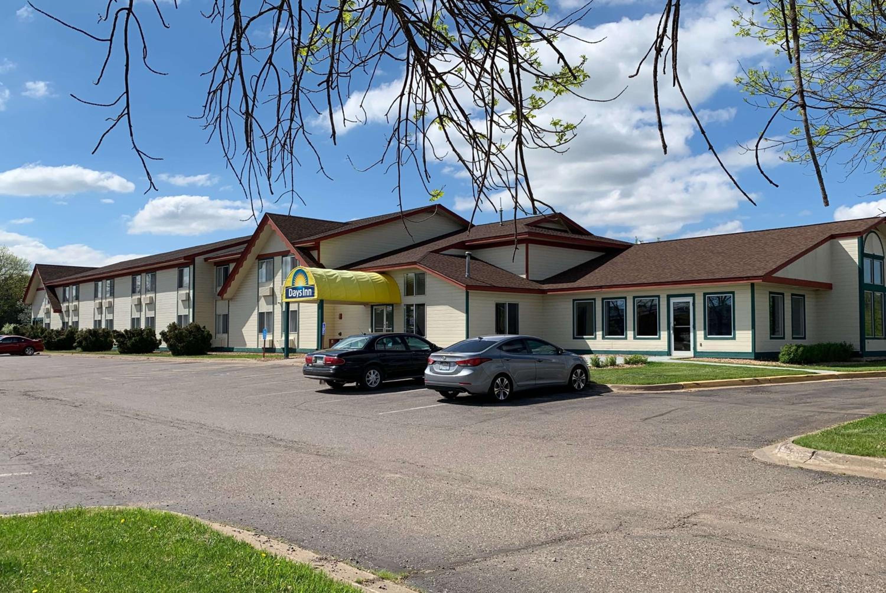 Hotel Days Inn by Wyndham Hinckley - Image 1