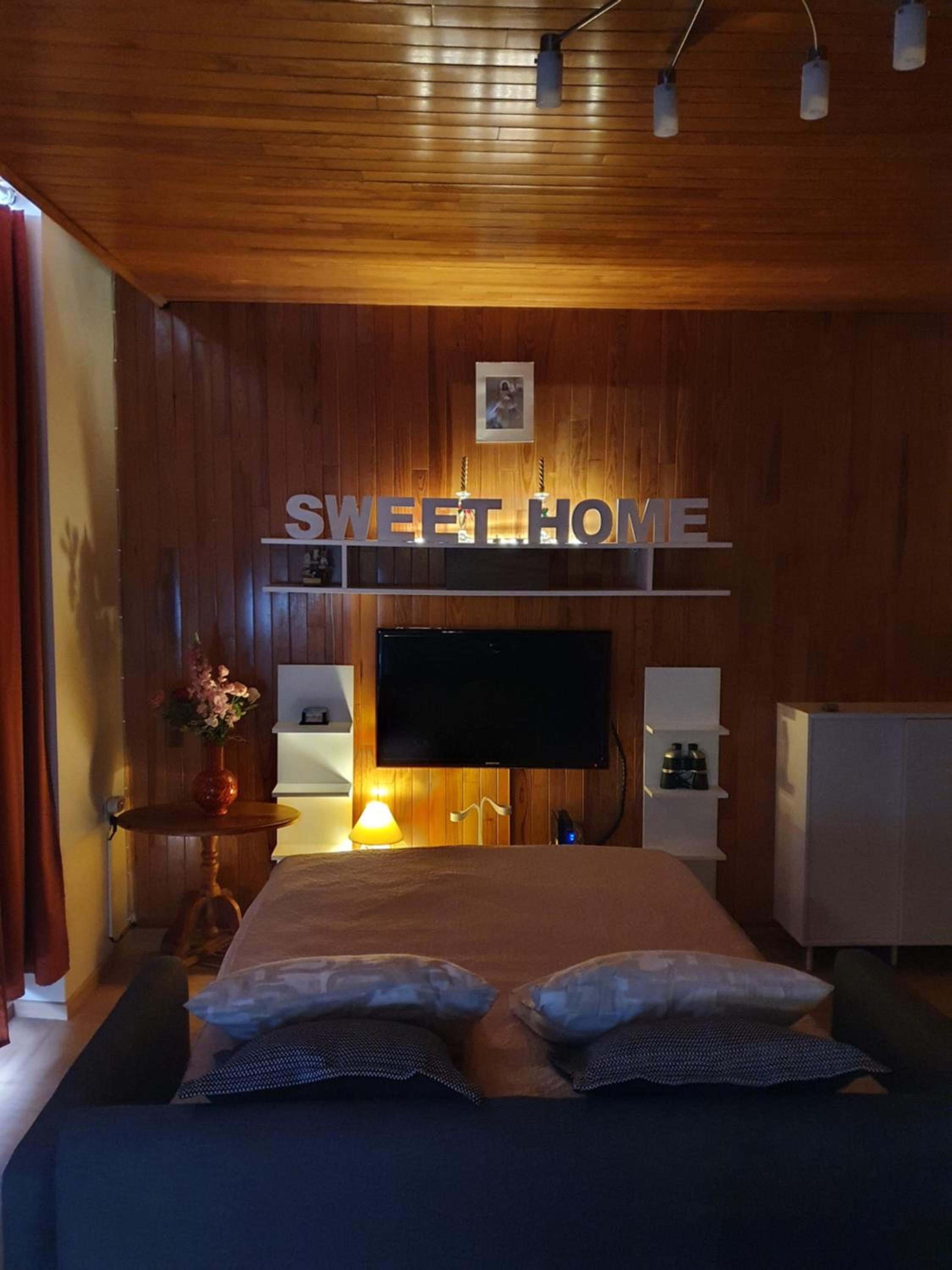 SWEET HOME