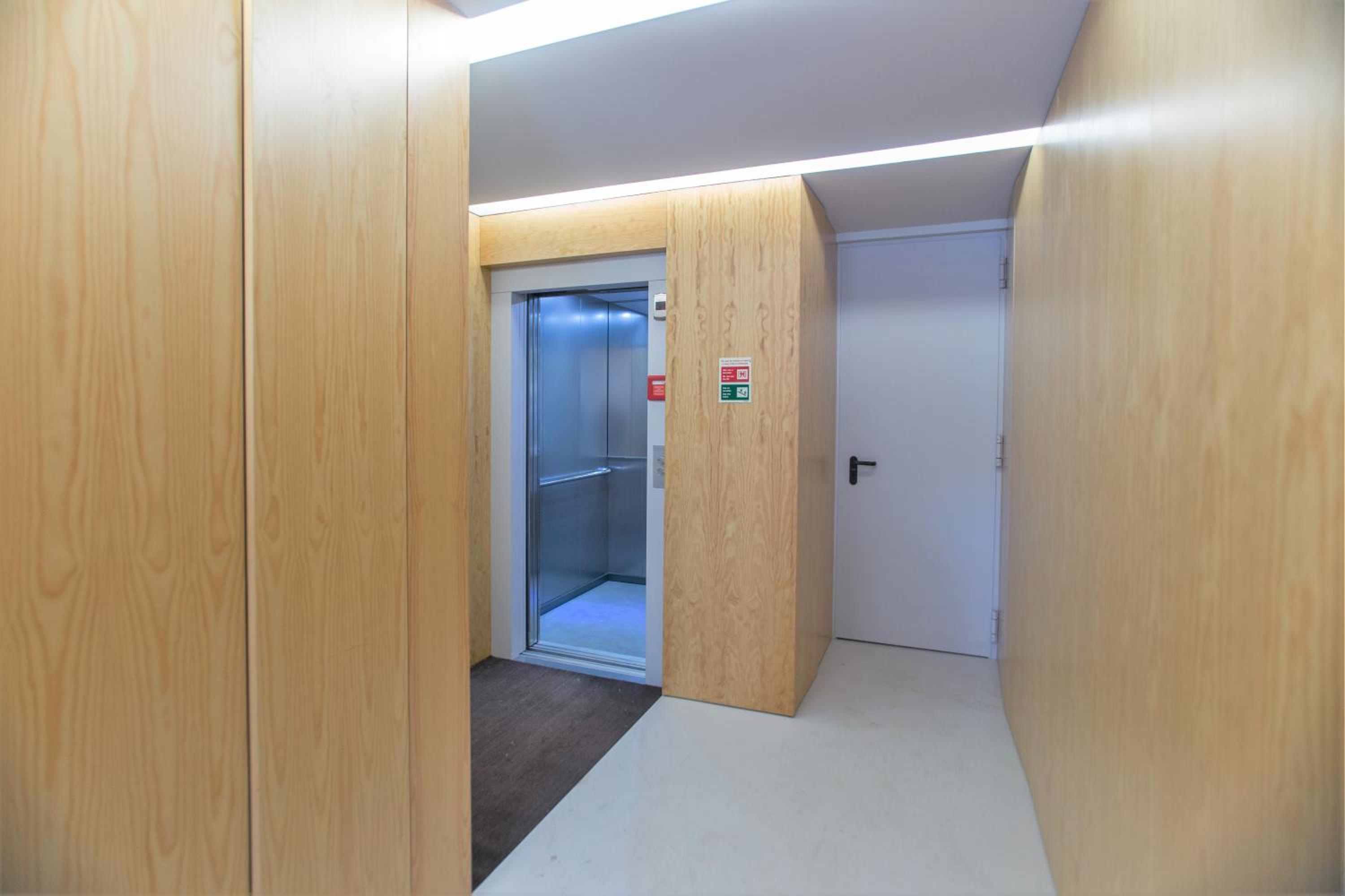 Premium Style Apt by Porto City Hosts view 2
