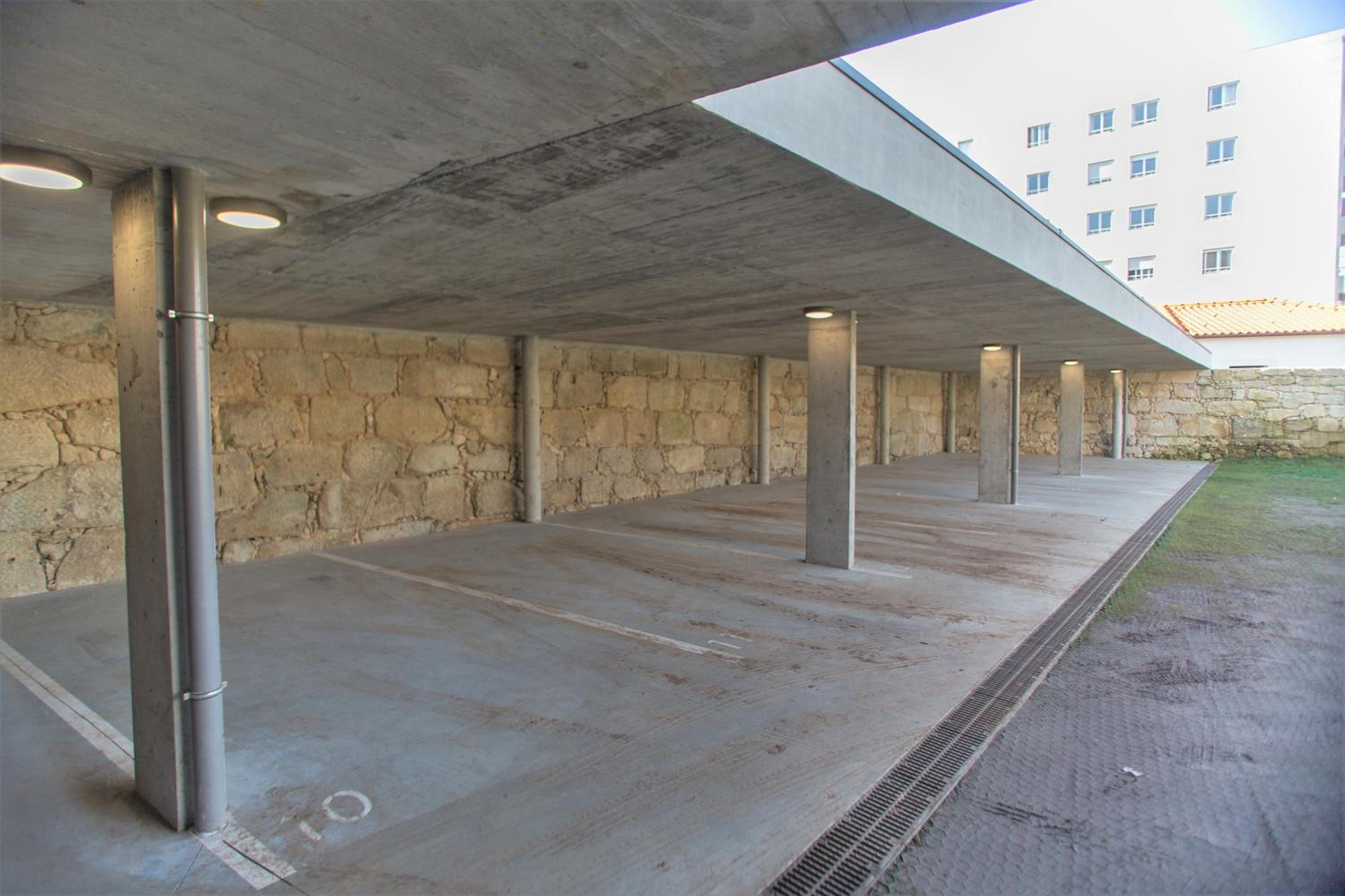 Premium Style Apt by Porto City Hosts view 3