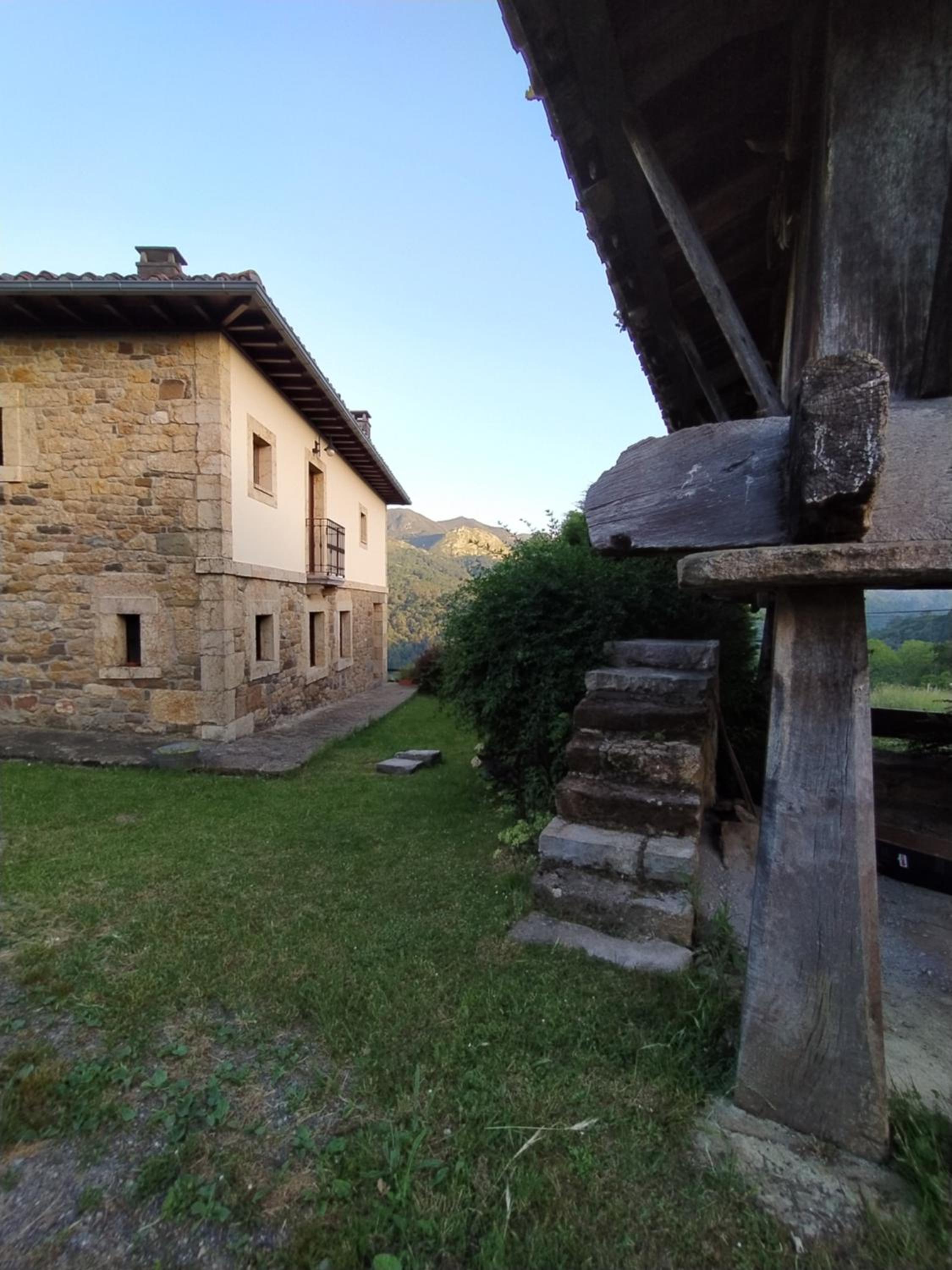 Photo 33