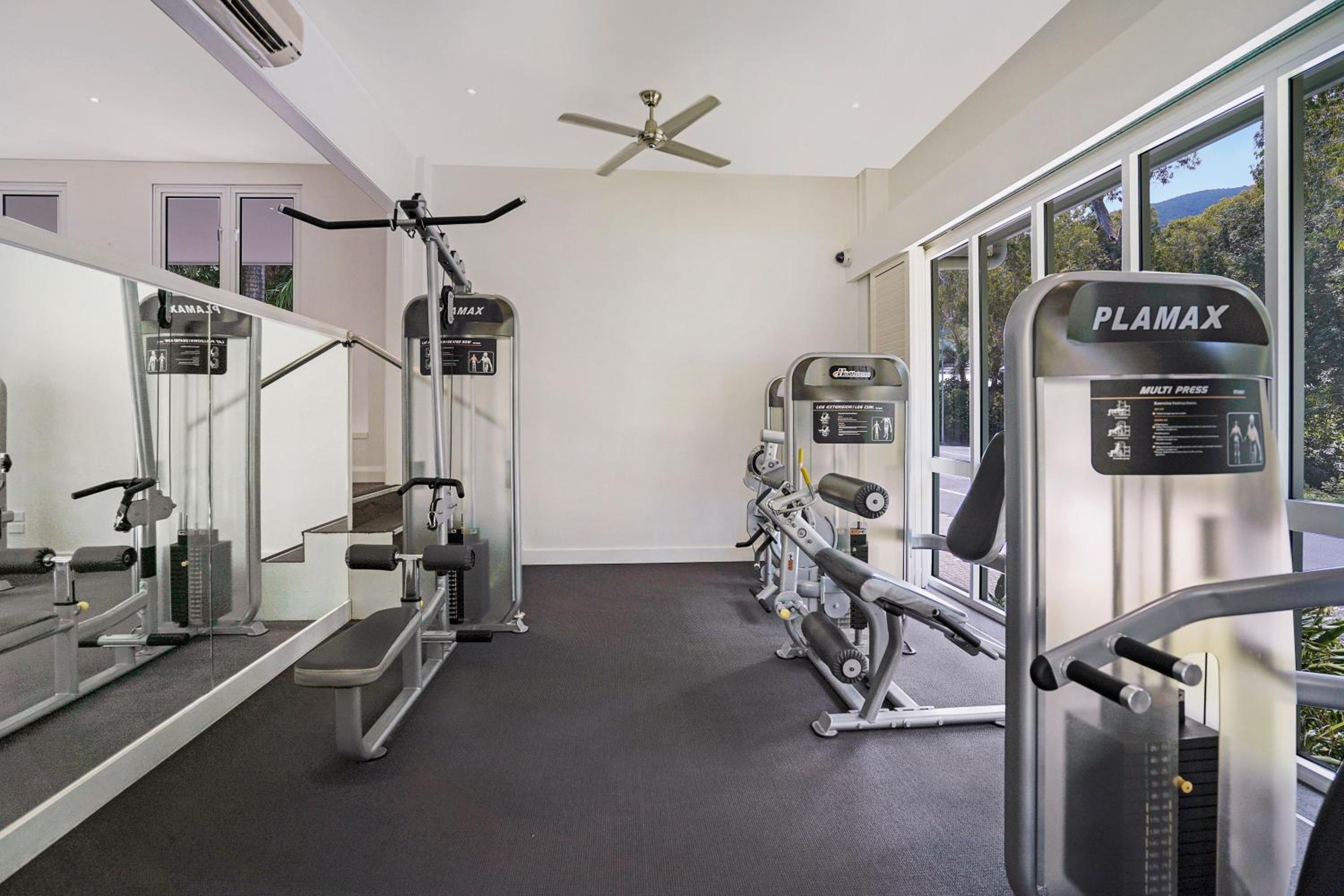 Elysium Private Accommodation at Beach Club & Spa