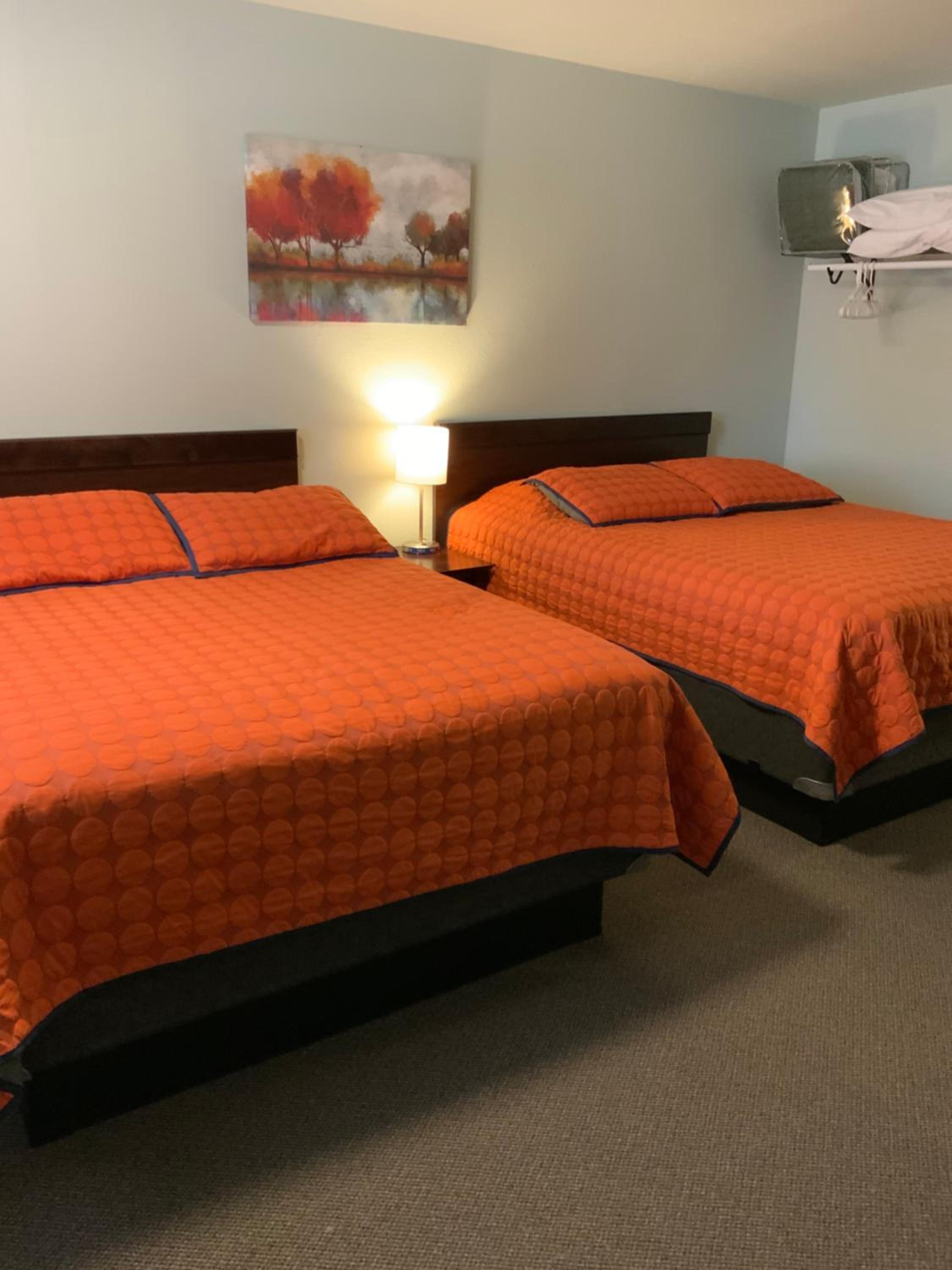 Rockerville Lodge & Cabins