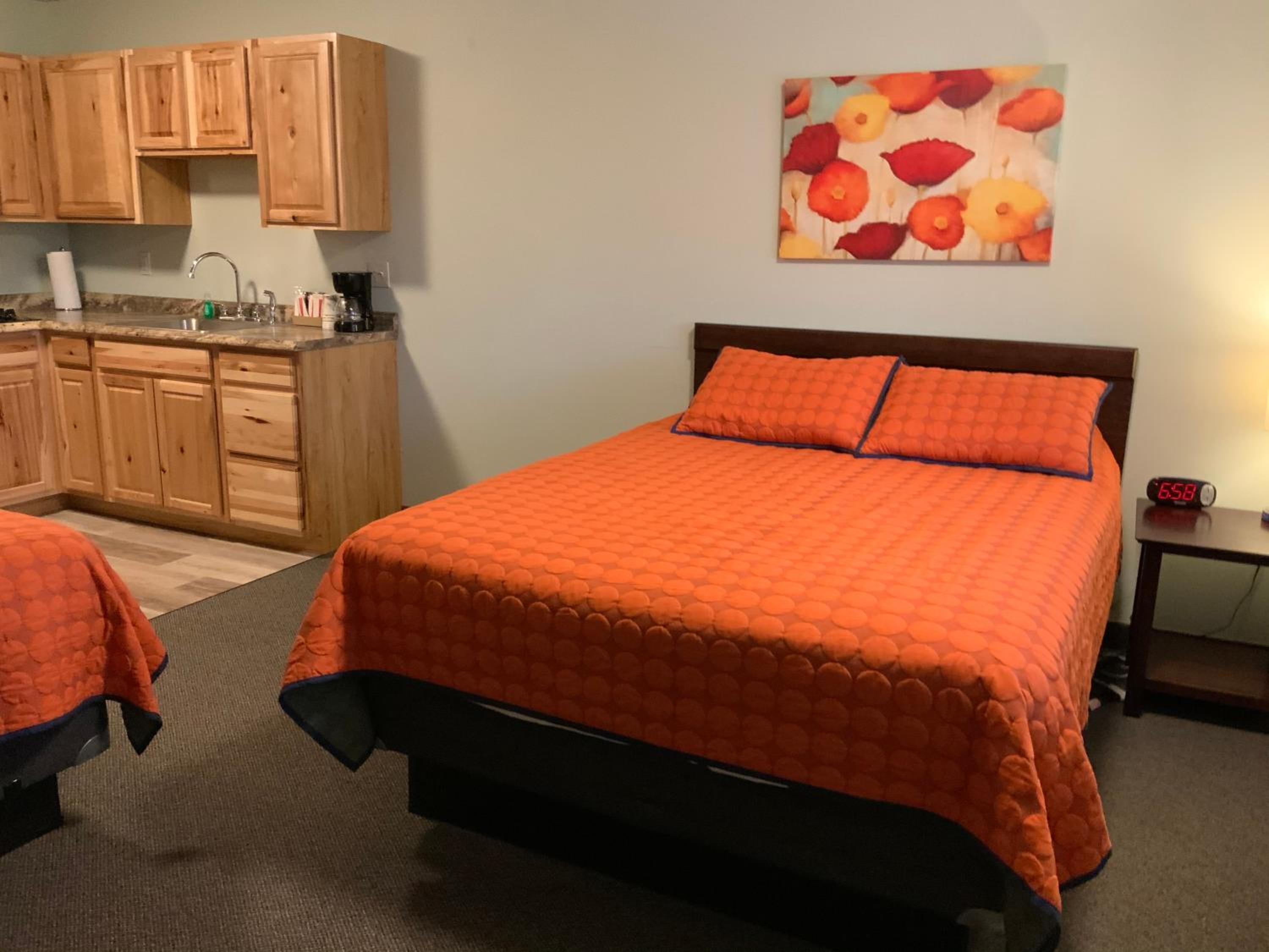 Rockerville Lodge & Cabins