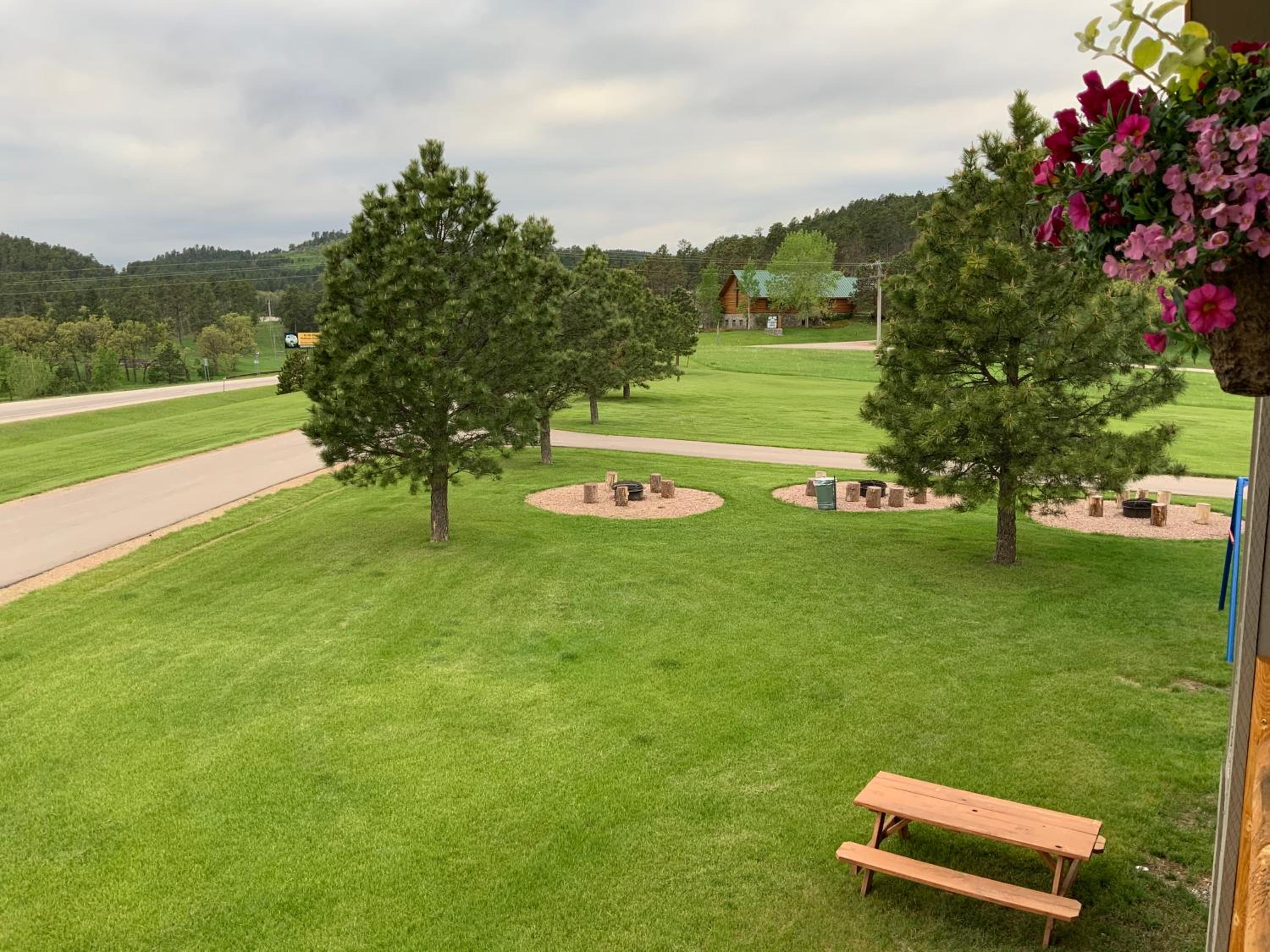 Rockerville Lodge & Cabins