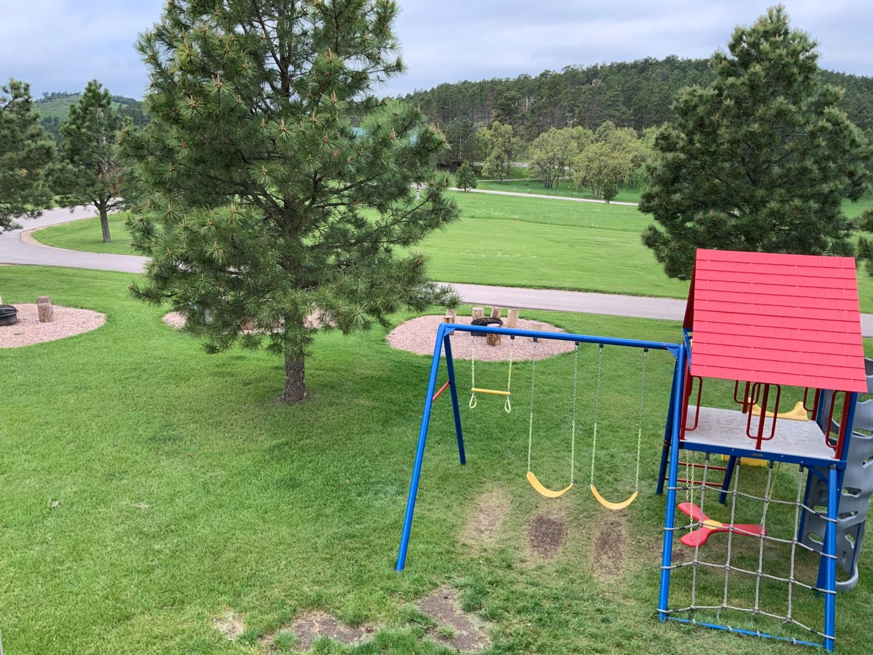 Rockerville Lodge & Cabins
