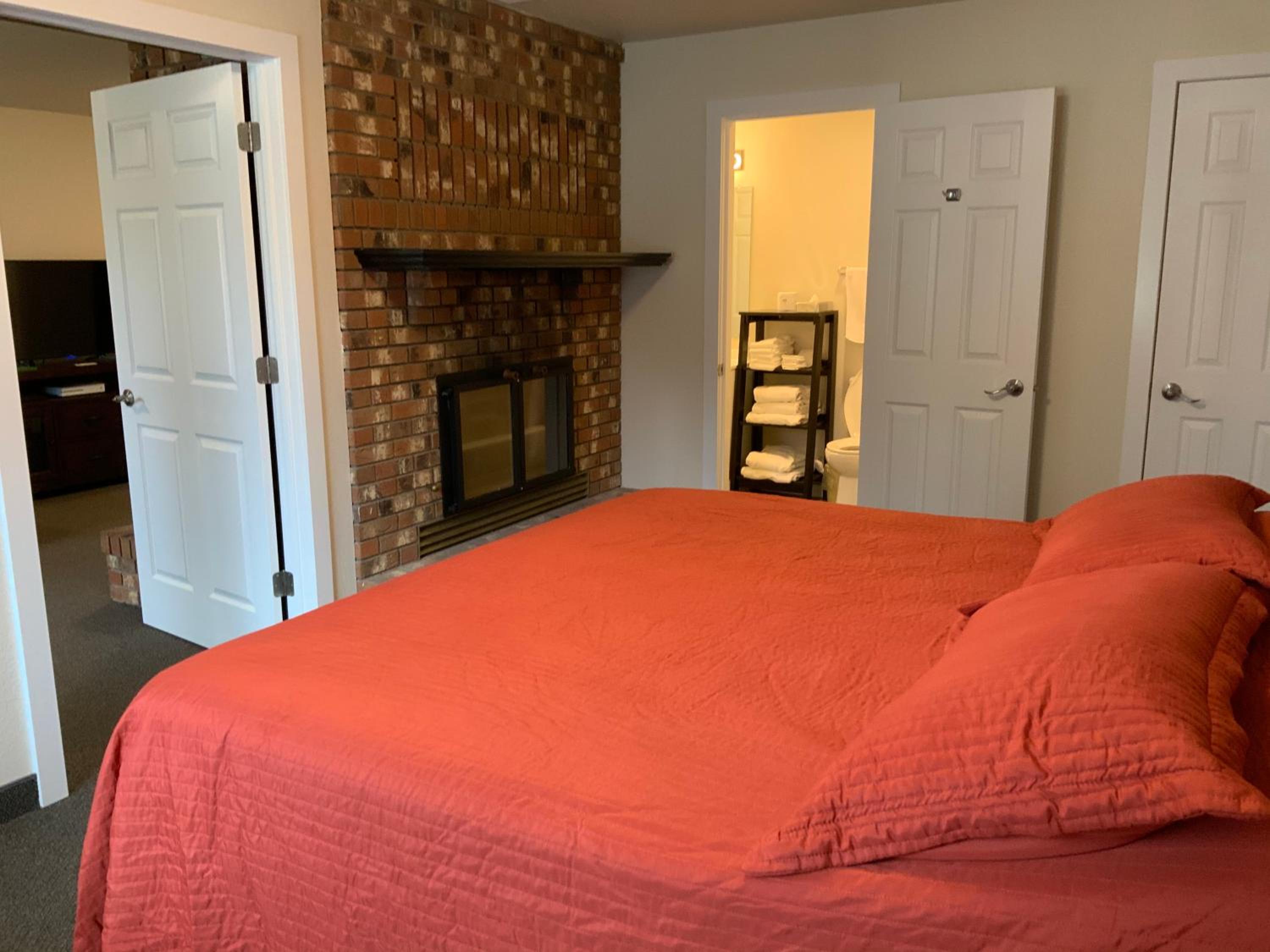 Rockerville Lodge & Cabins