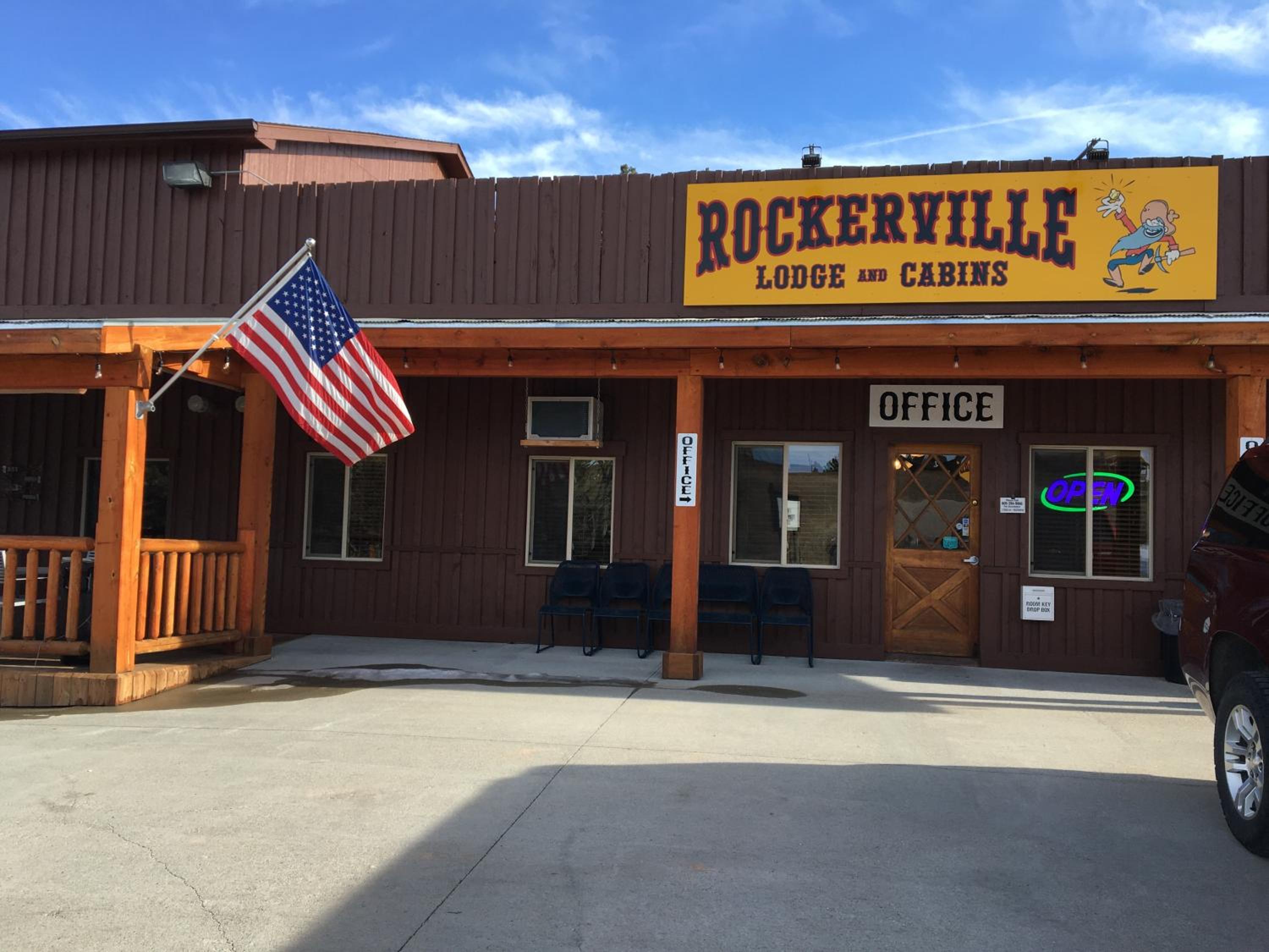 Rockerville Lodge & Cabins