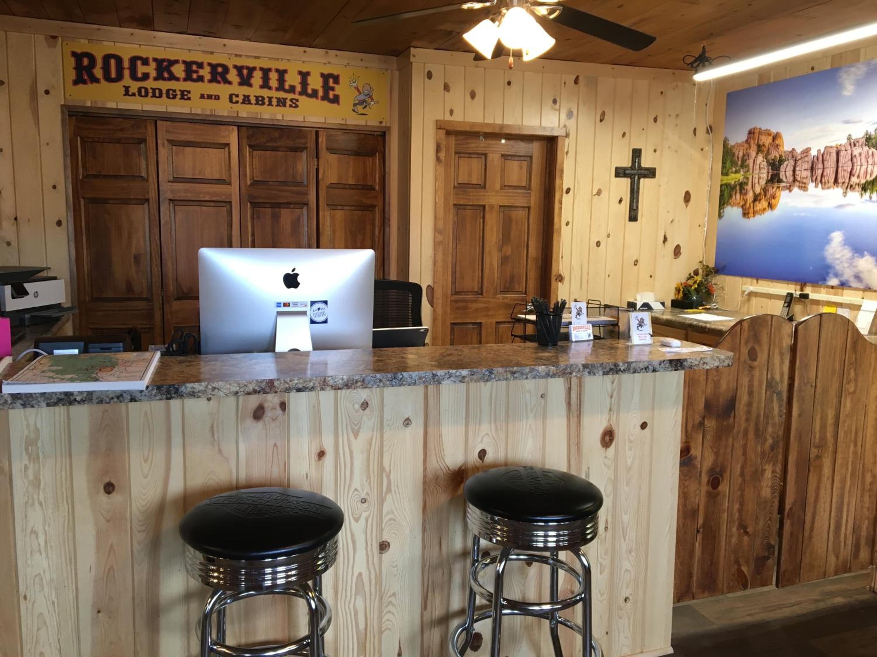 Rockerville Lodge & Cabins