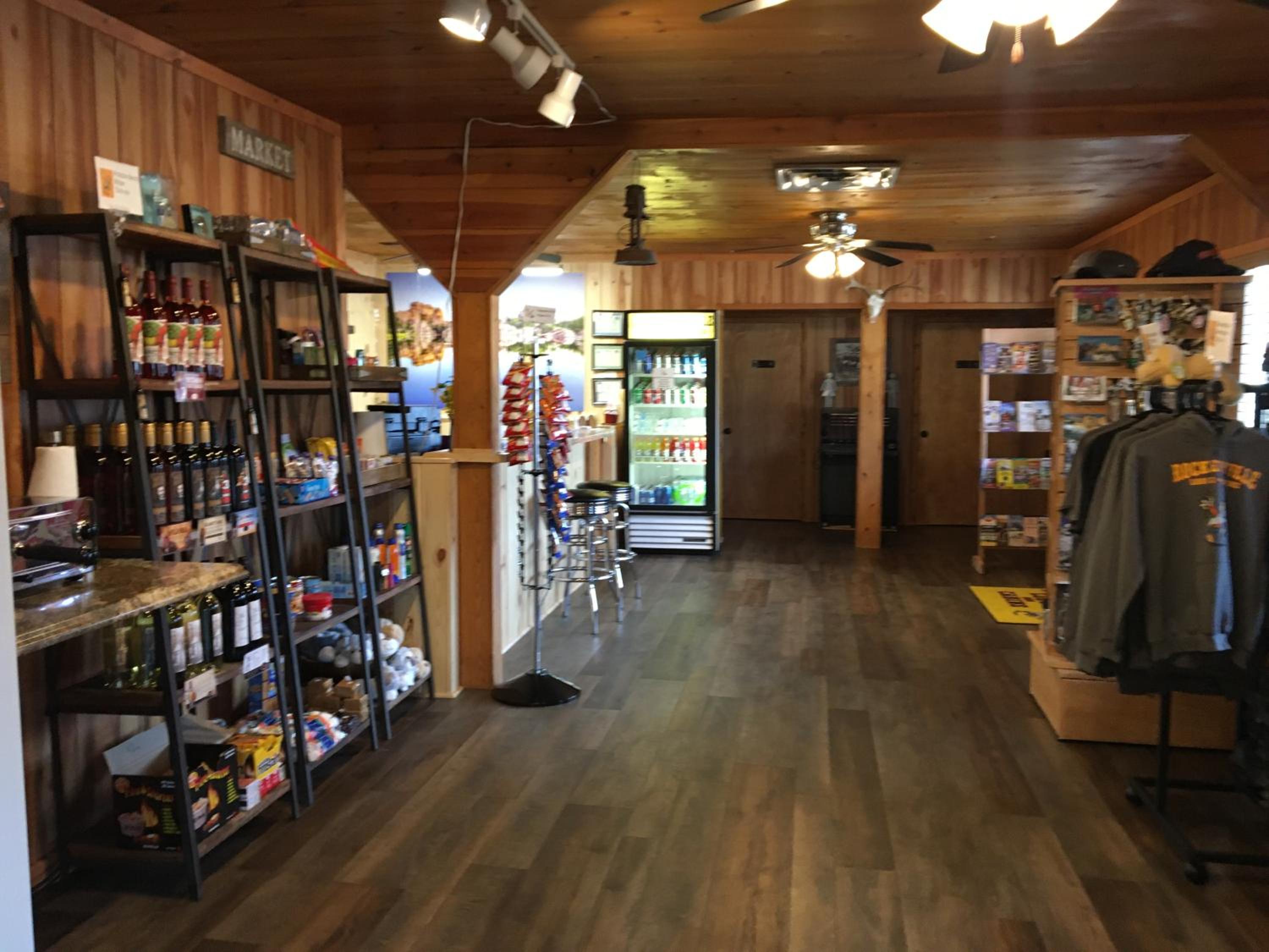 Rockerville Lodge & Cabins
