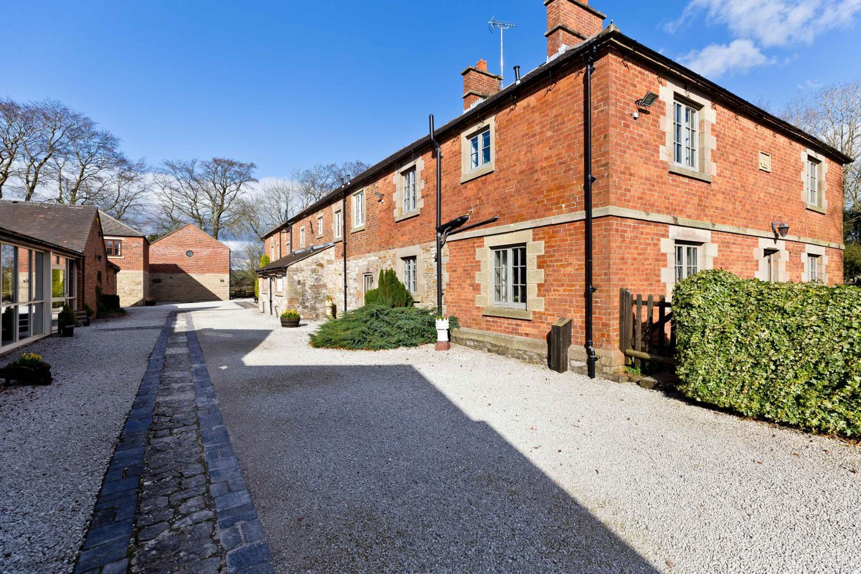 Knockerdown Cottages view 3