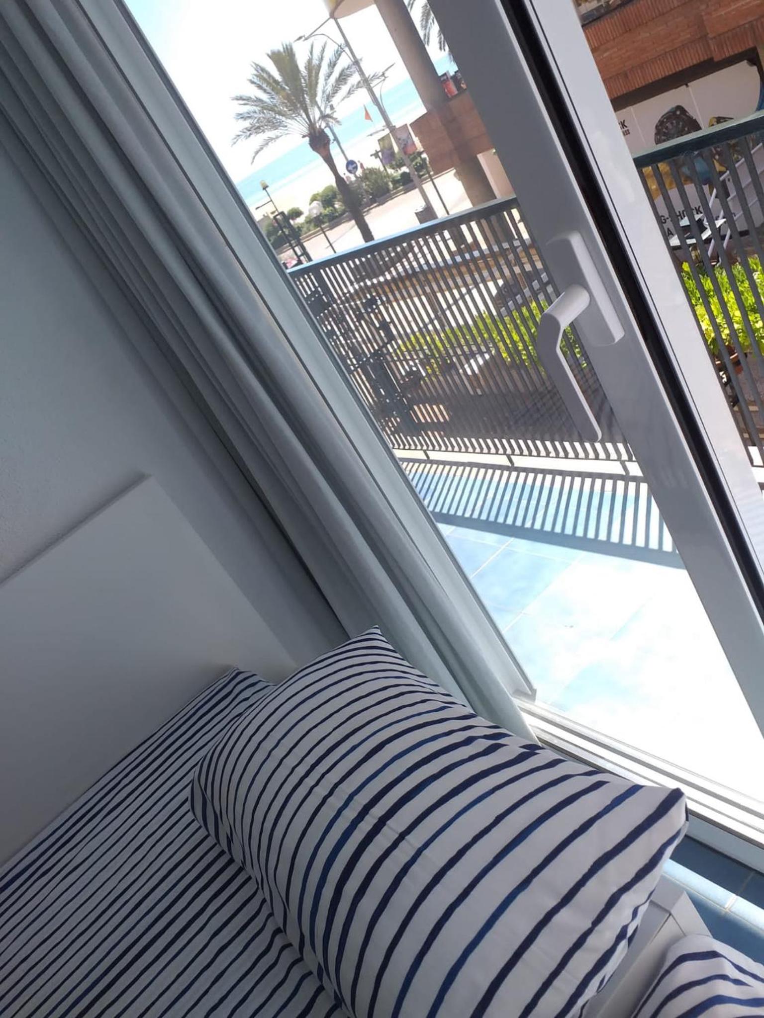 APARTAMENTO con TERRAZA VISTAS AL MAR