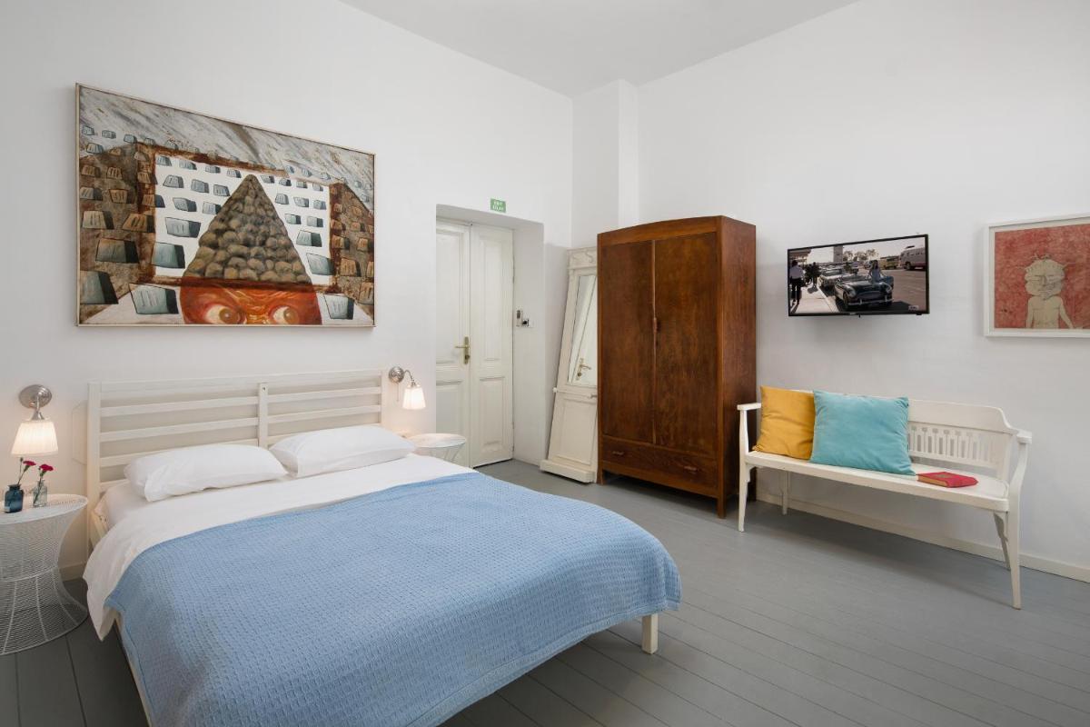Apartments & Rooms Carera 6 view 5
