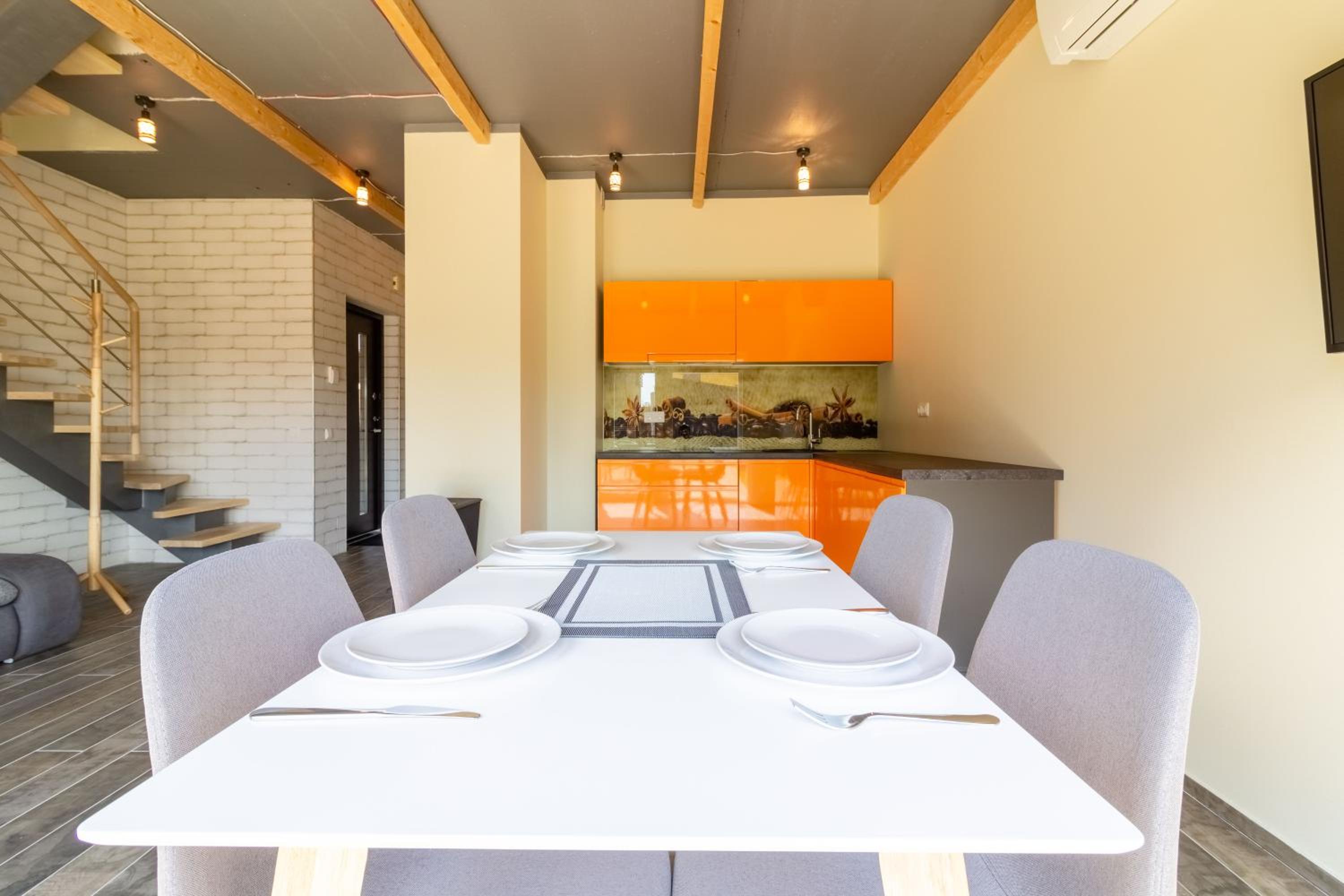 HomeMaker Apartment, By Cohost view 4