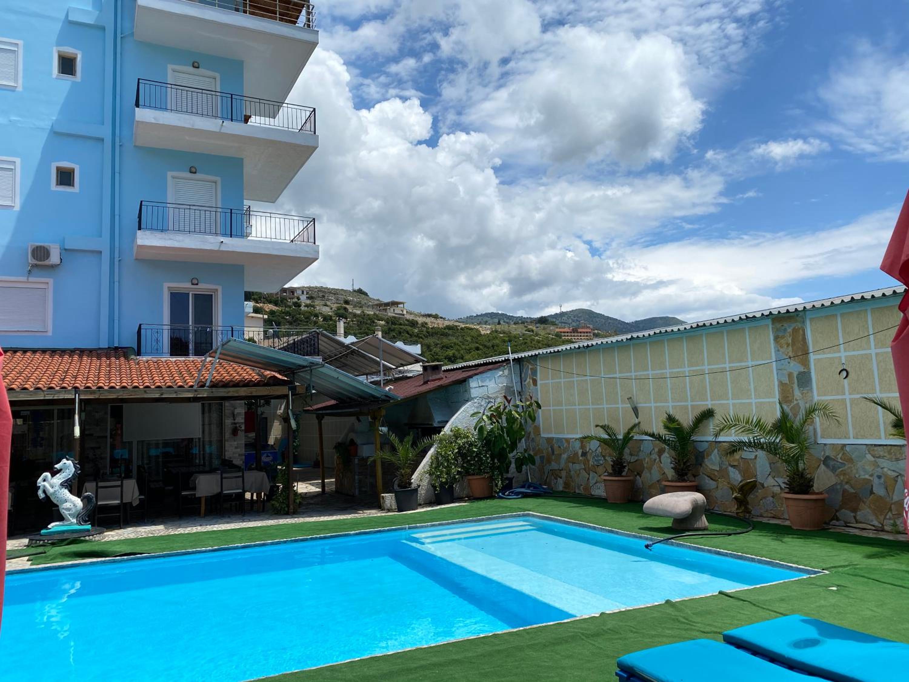 Jona Rooms