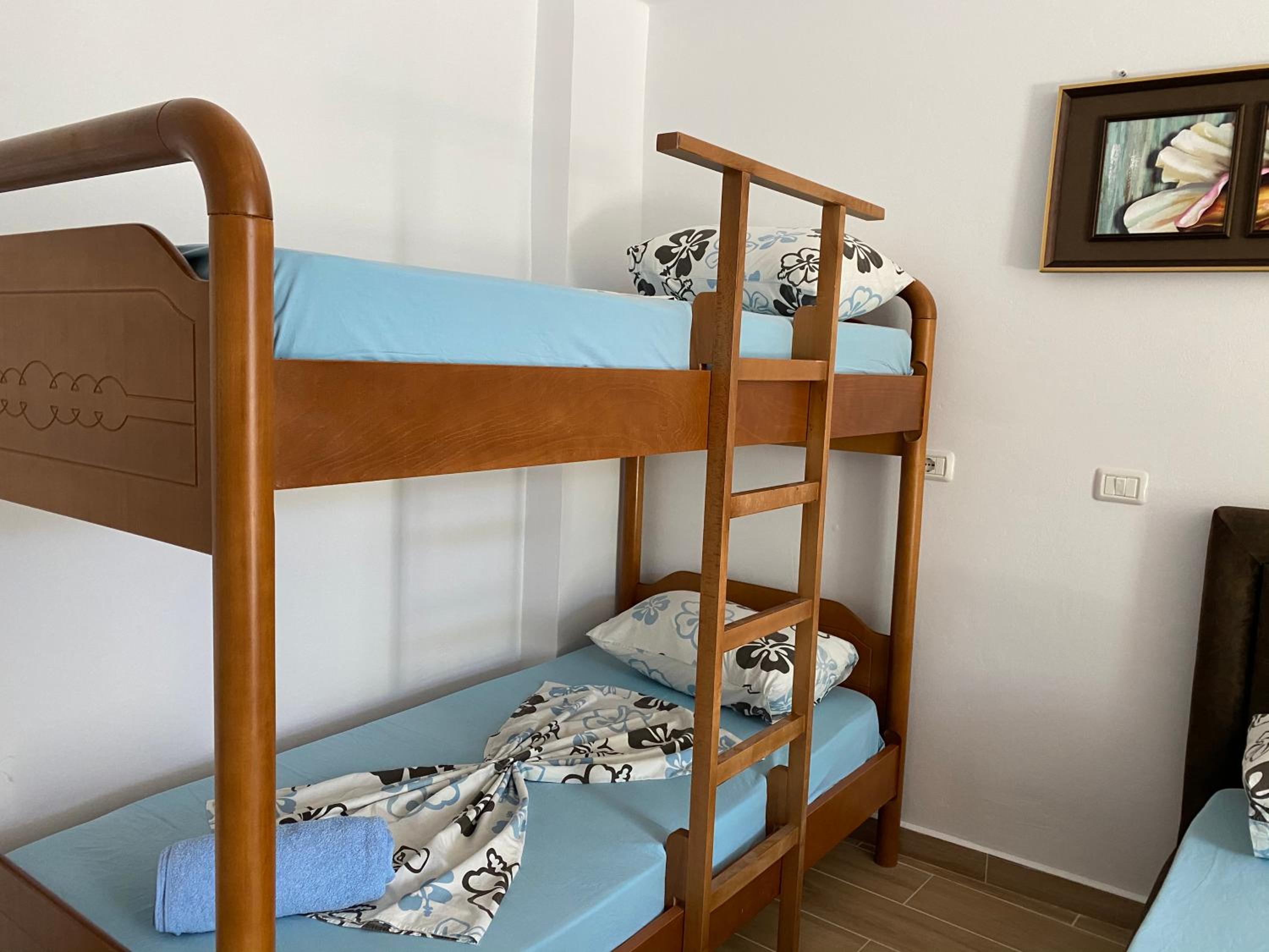 Jona Rooms