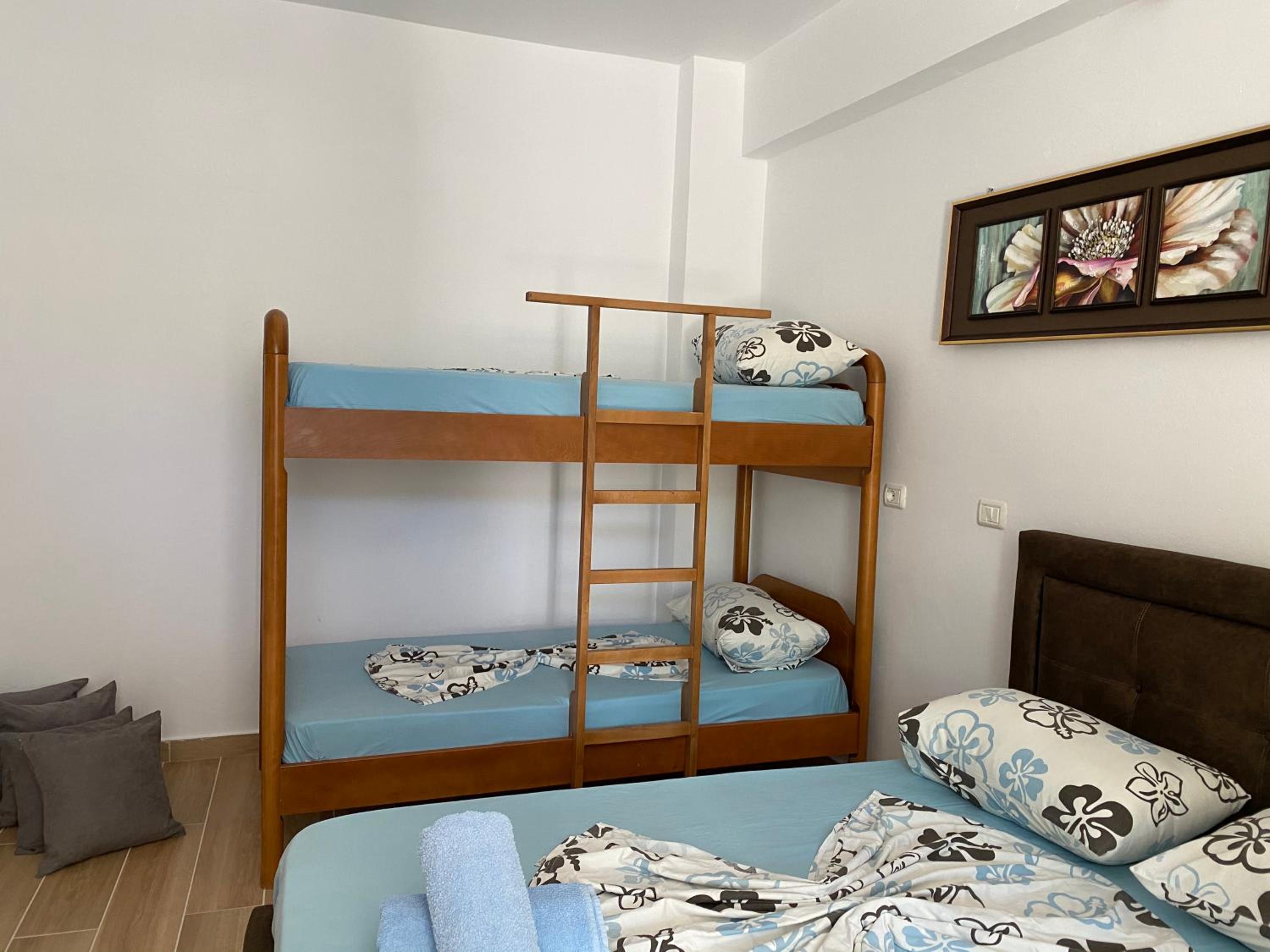 Jona Rooms