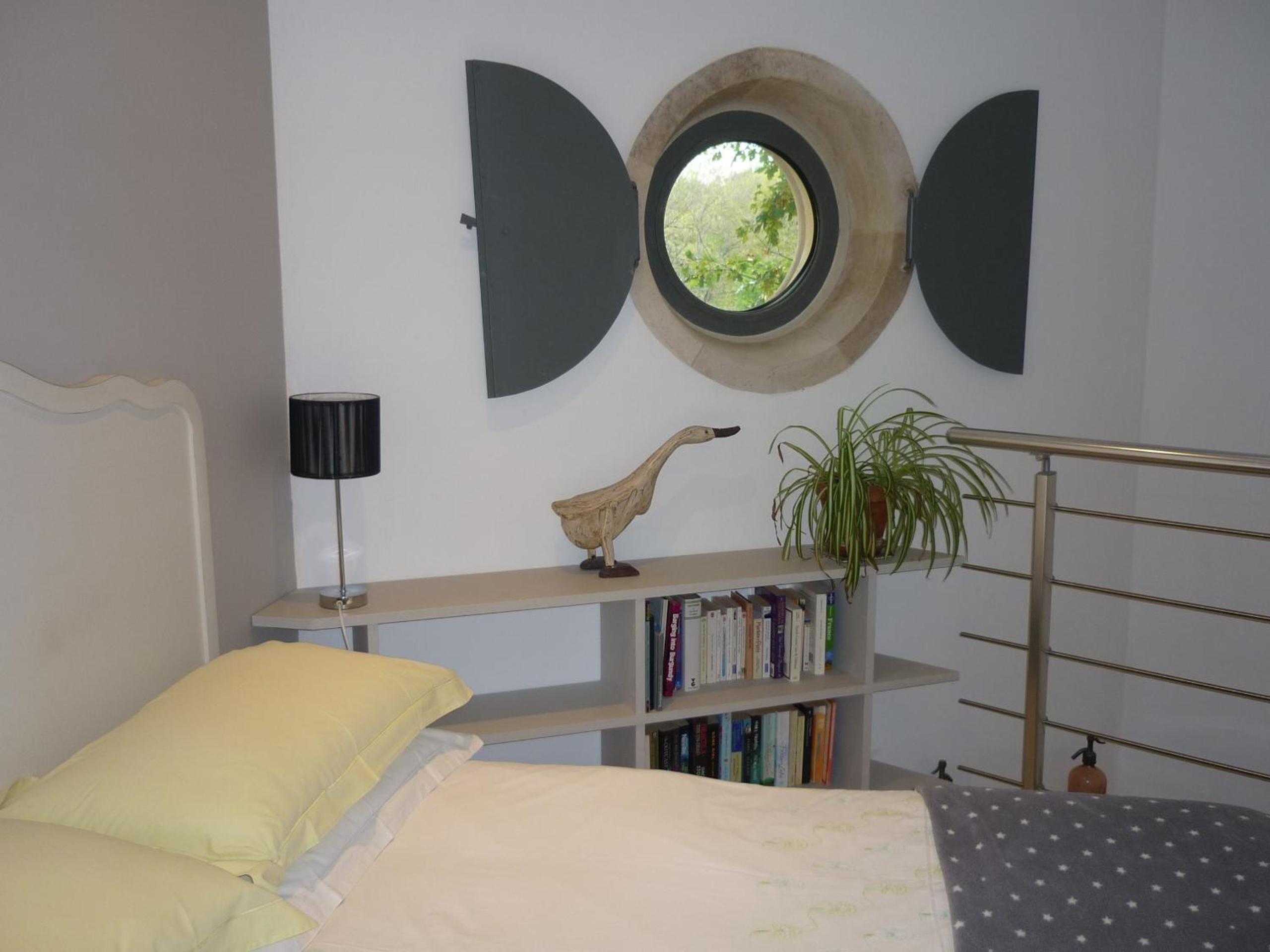 Hexagonal Tower for 2 with shared pool view 5