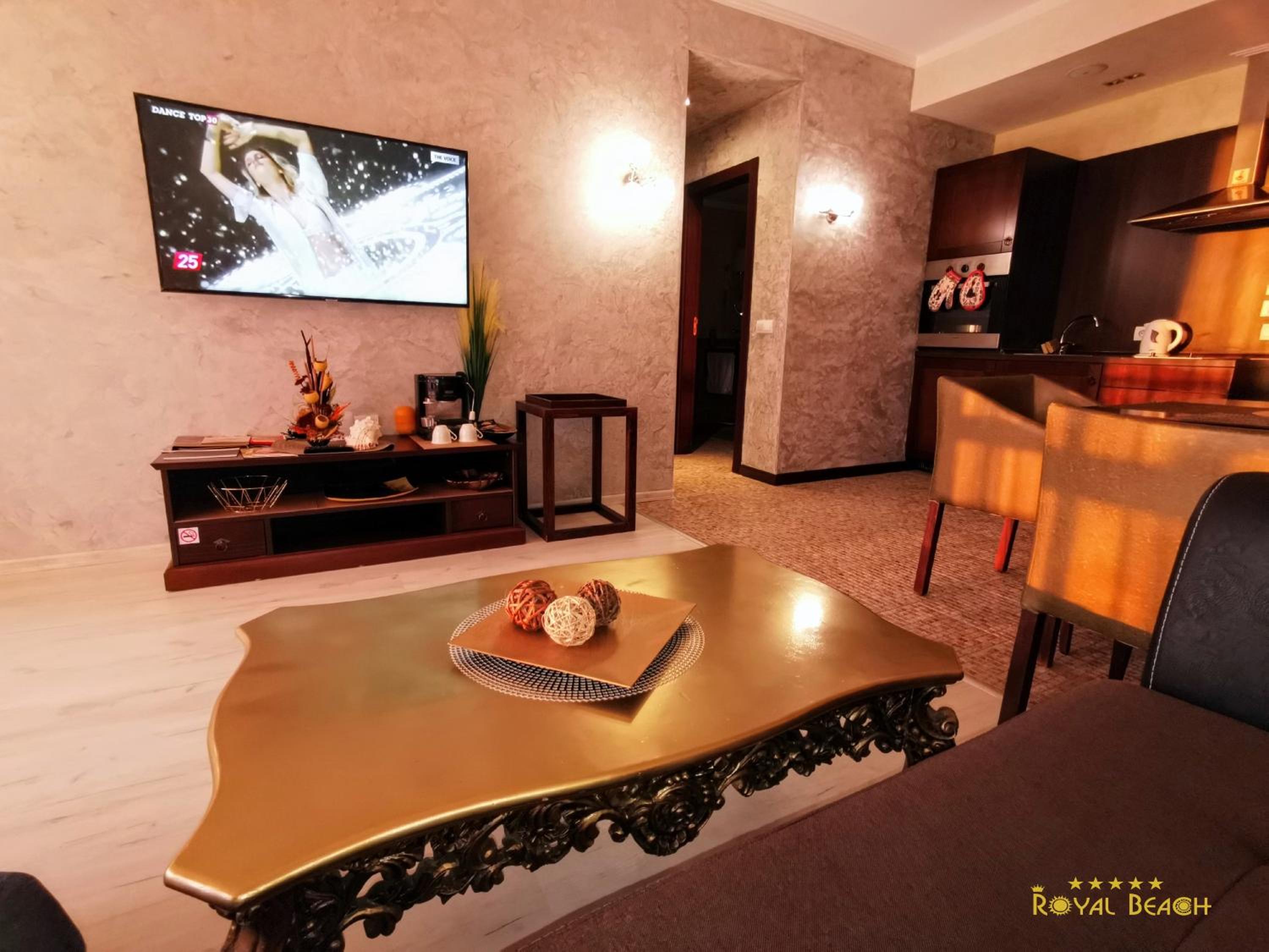 ROYAL BEACH HOTEL apartment