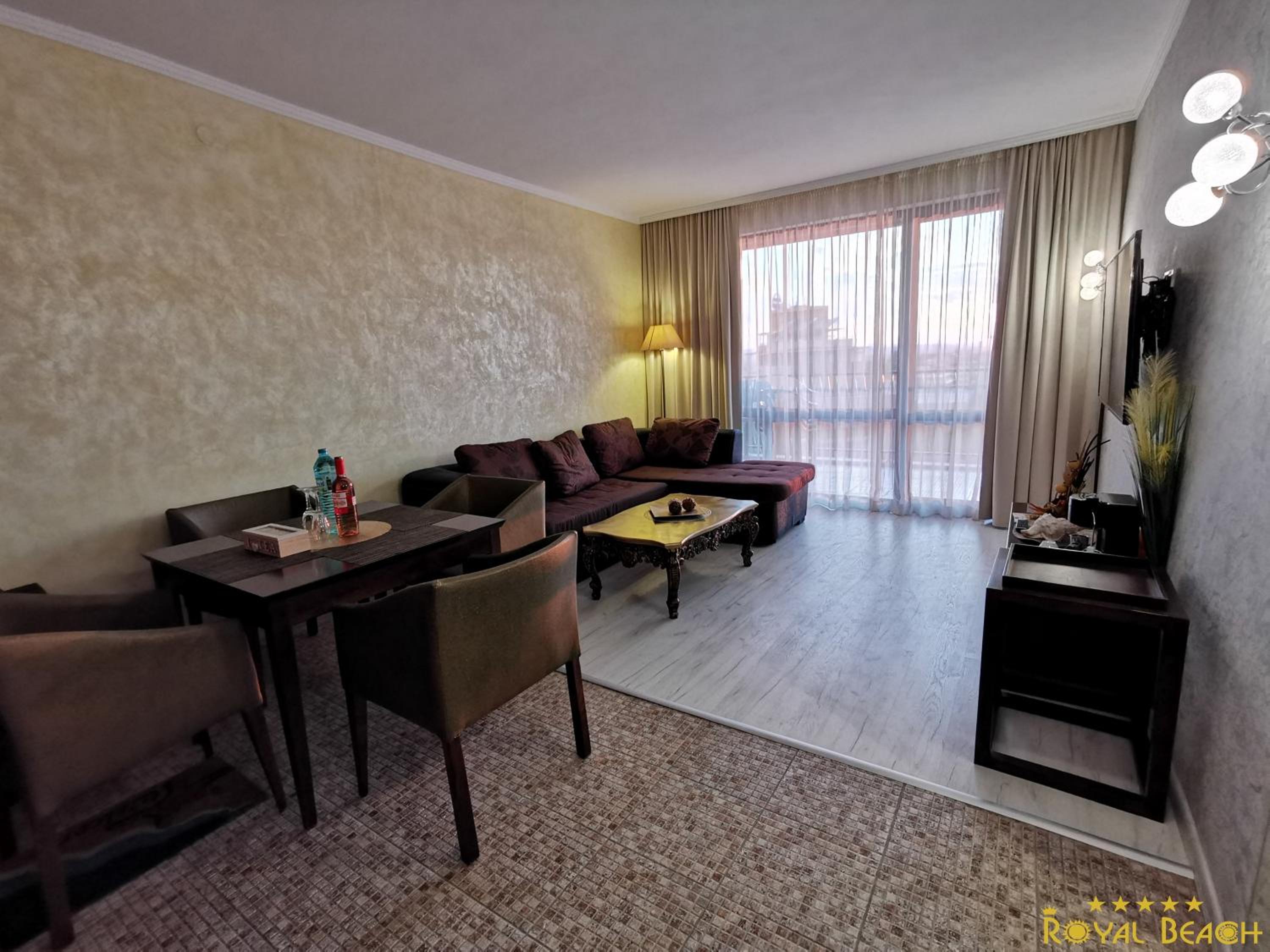 ROYAL BEACH HOTEL apartment
