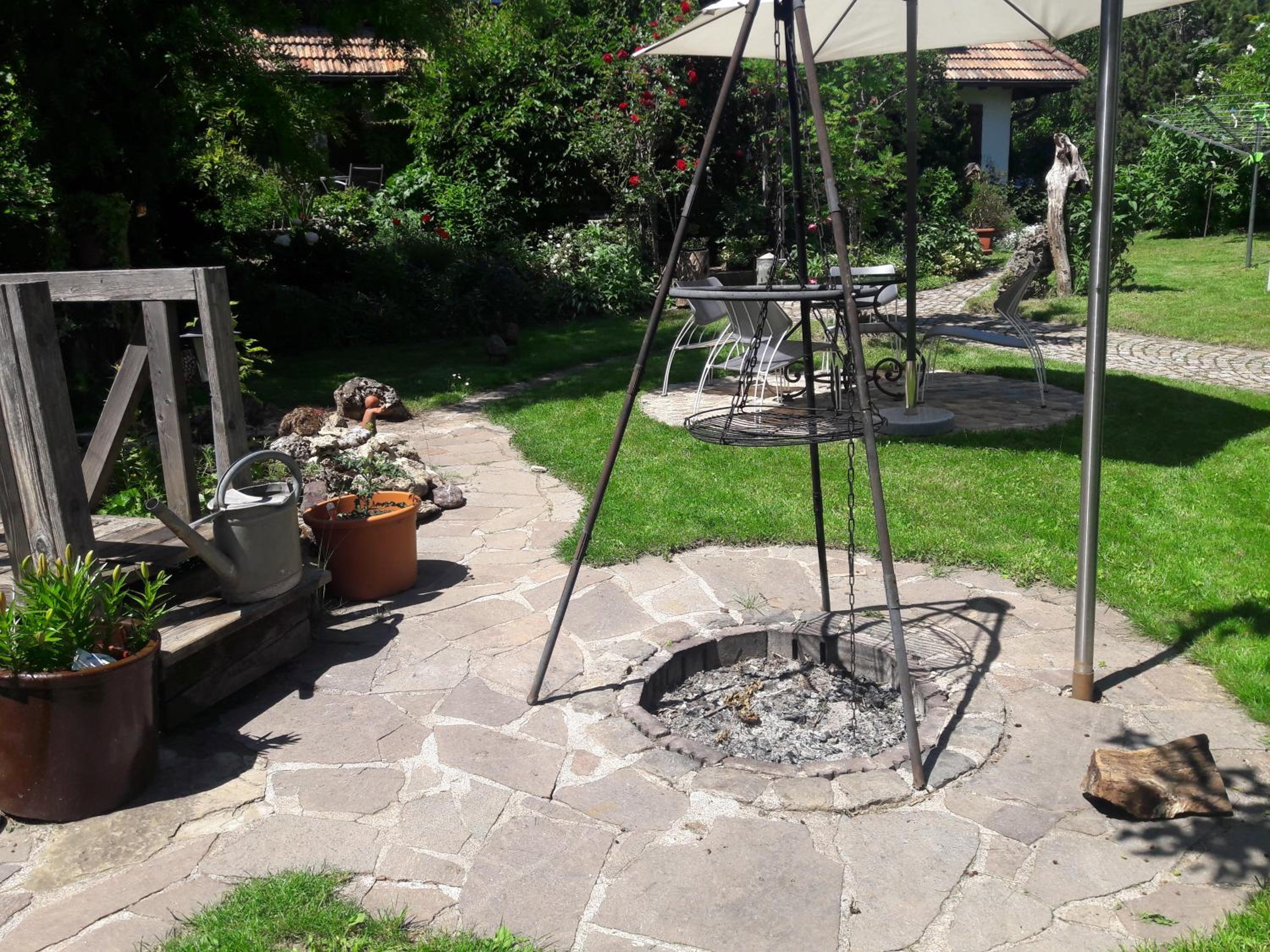 Schweizerblick - Denkmalgeschützes Haus in ruhiger Lage - großer Garten und mit Charme eingerichtet - ideal für Familien, Paare & Hund view 2