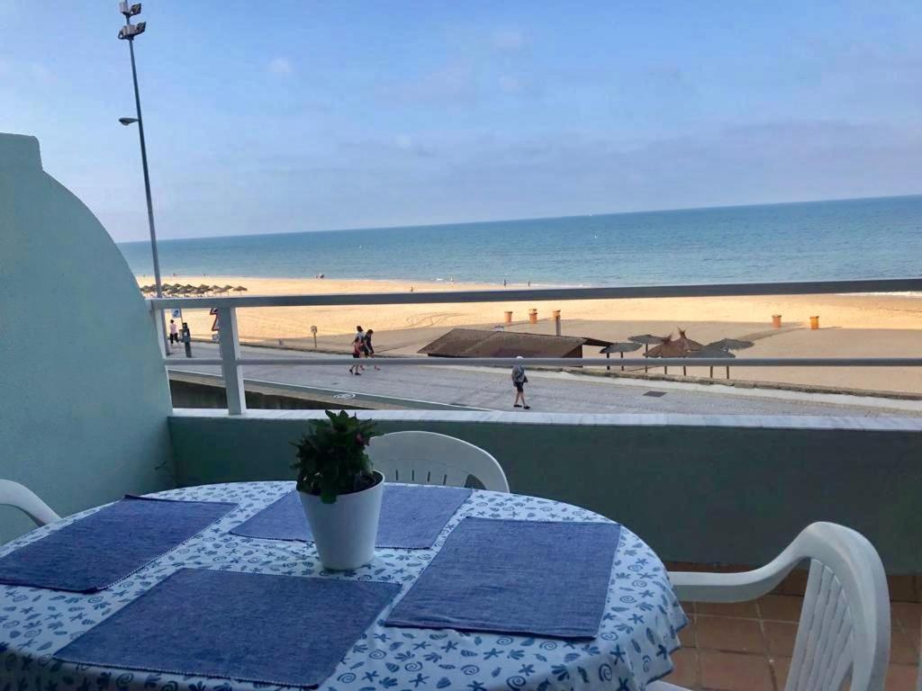 GATU Isabel 1ª Línea de playa, terraza con vista al mar, parking opcional view 3