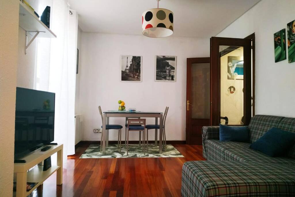 Apartamento en Cimadevilla junto al Puerto Deportivo