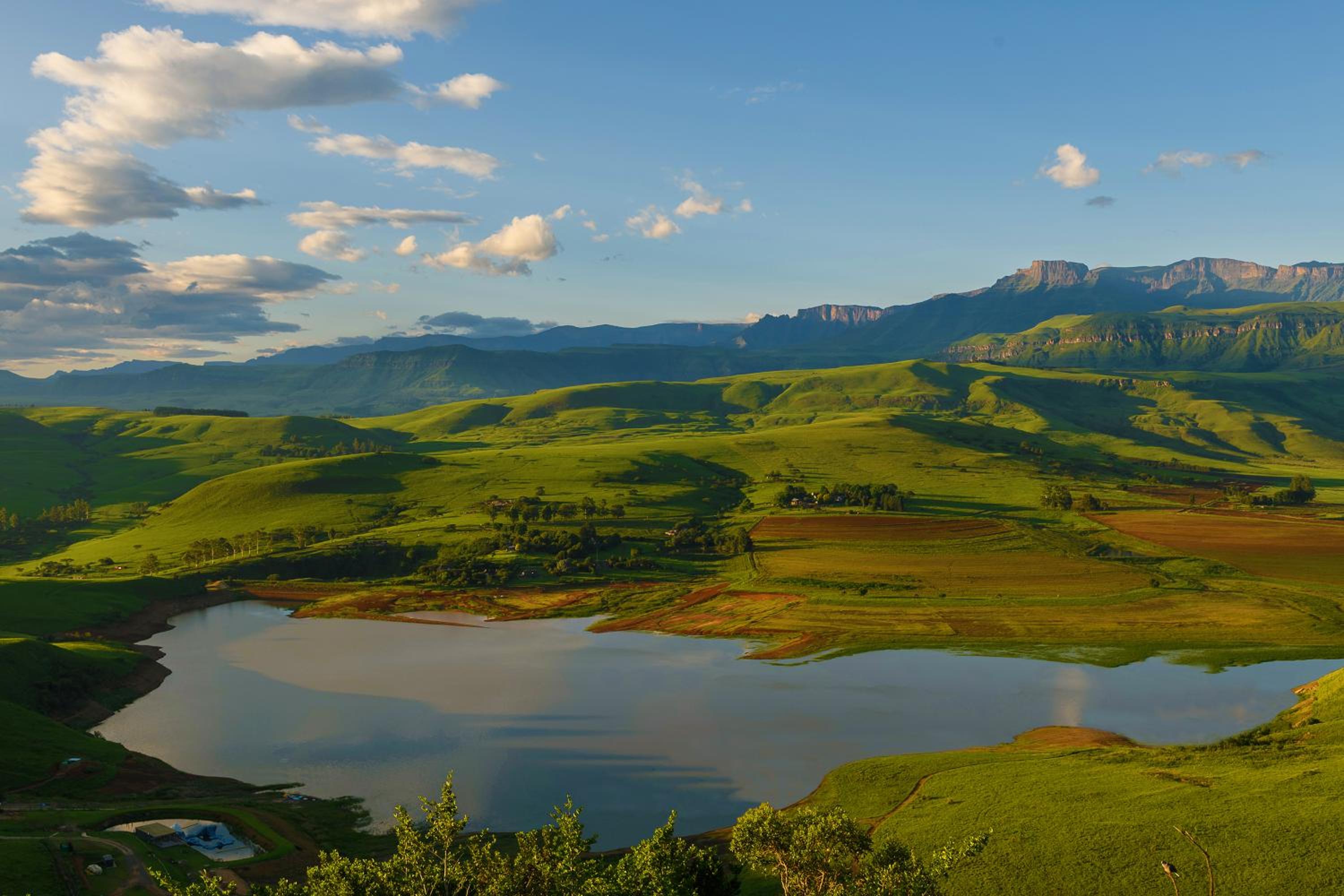Cayley Mountain Resort