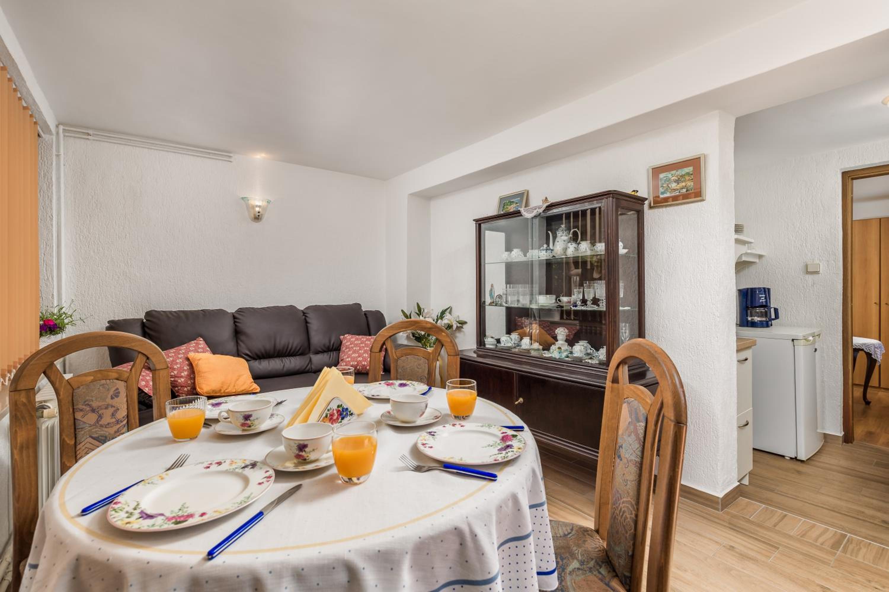 Apartments & Rooms Ribarić view 3