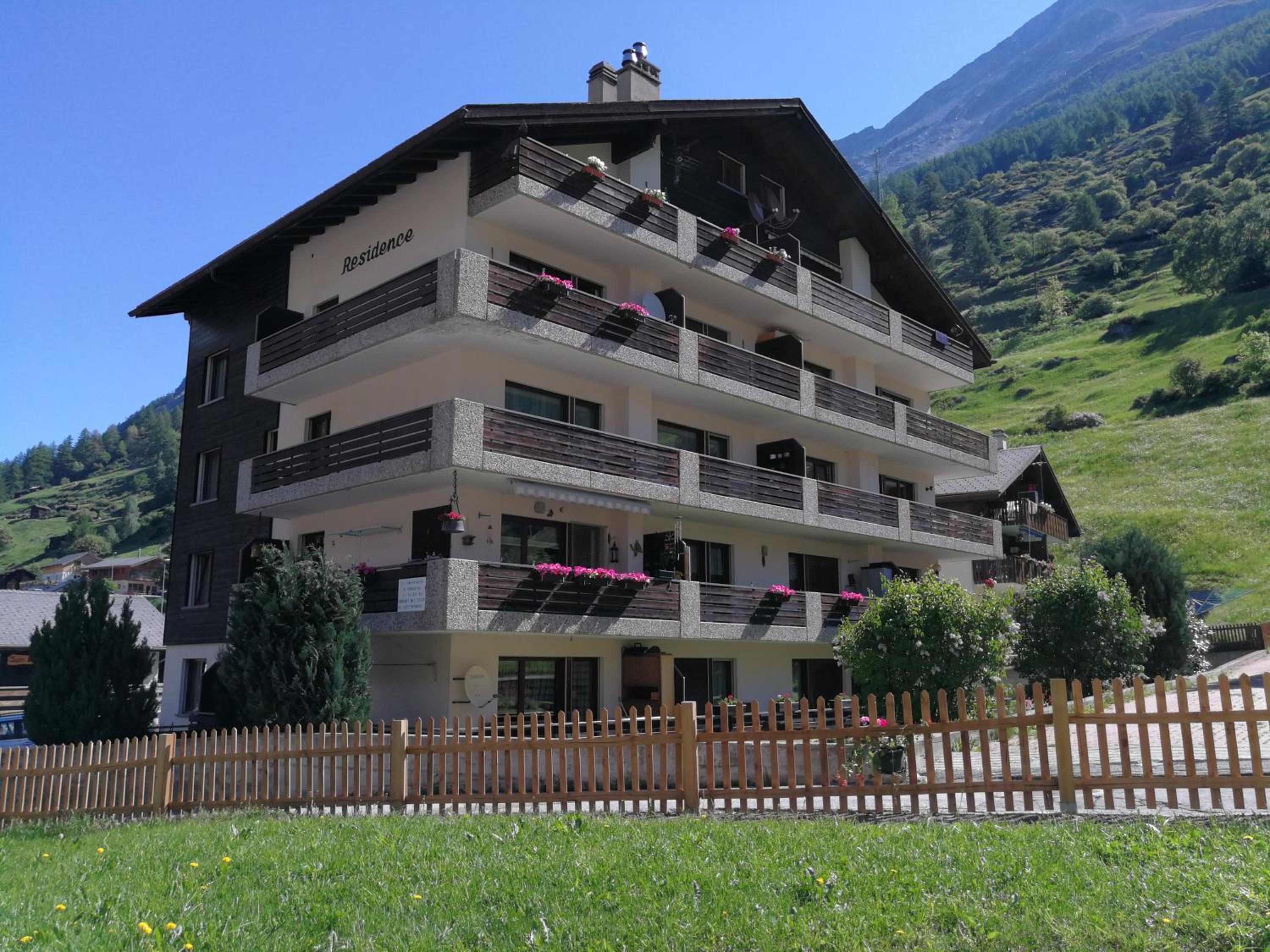 Photo 6