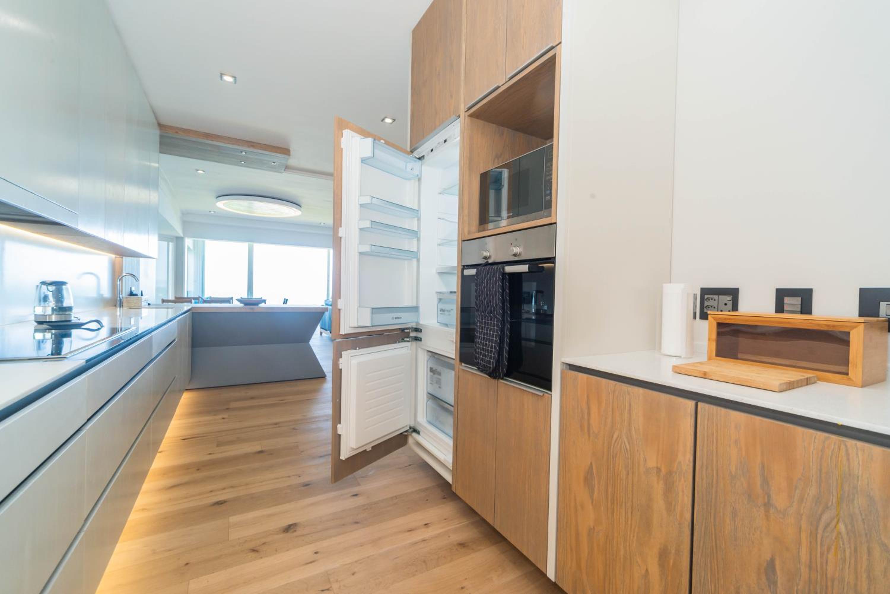Bayview 303 - Image 4